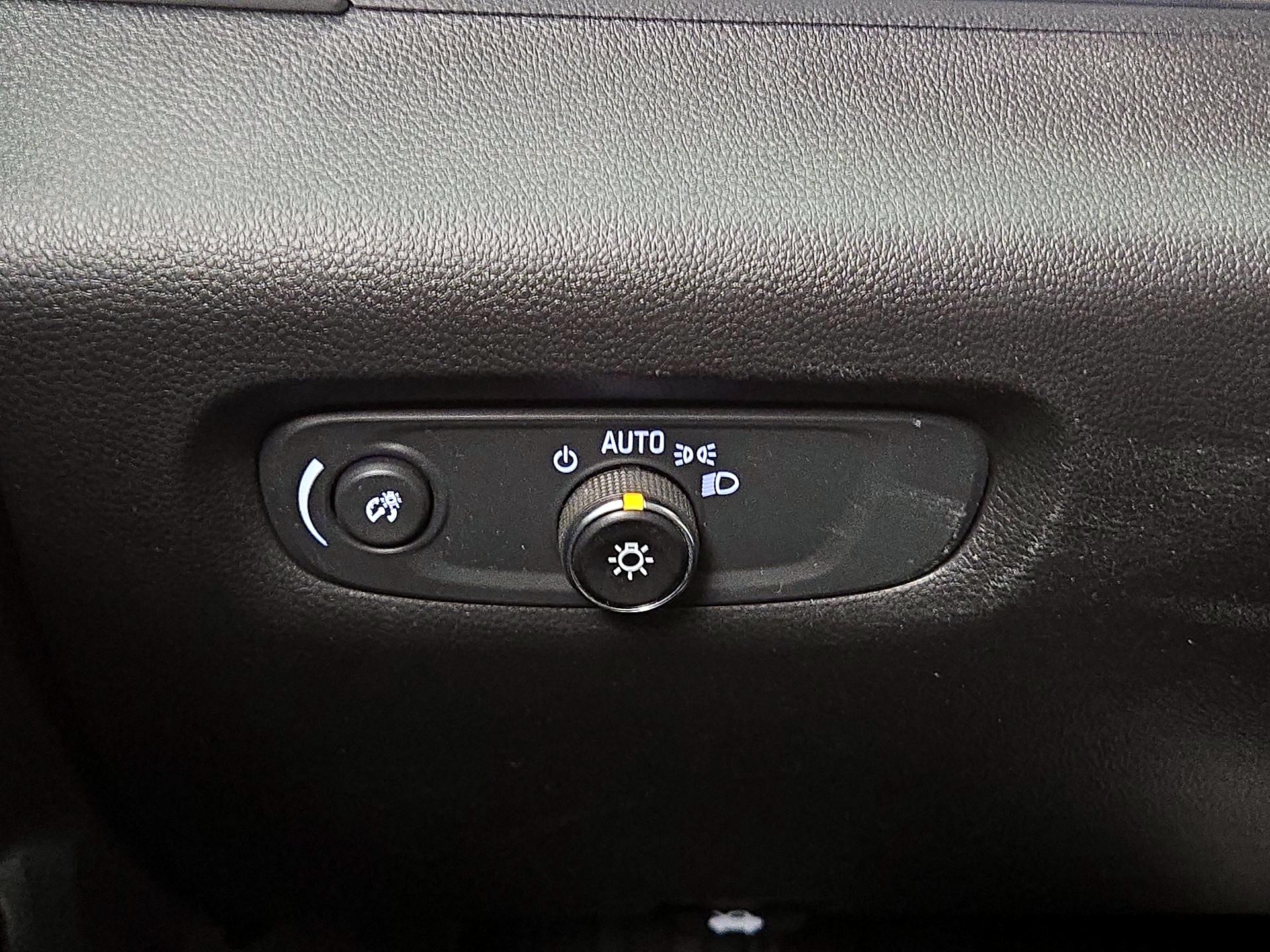 Thumbnail: 2022 Chevrolet Traverse - 13