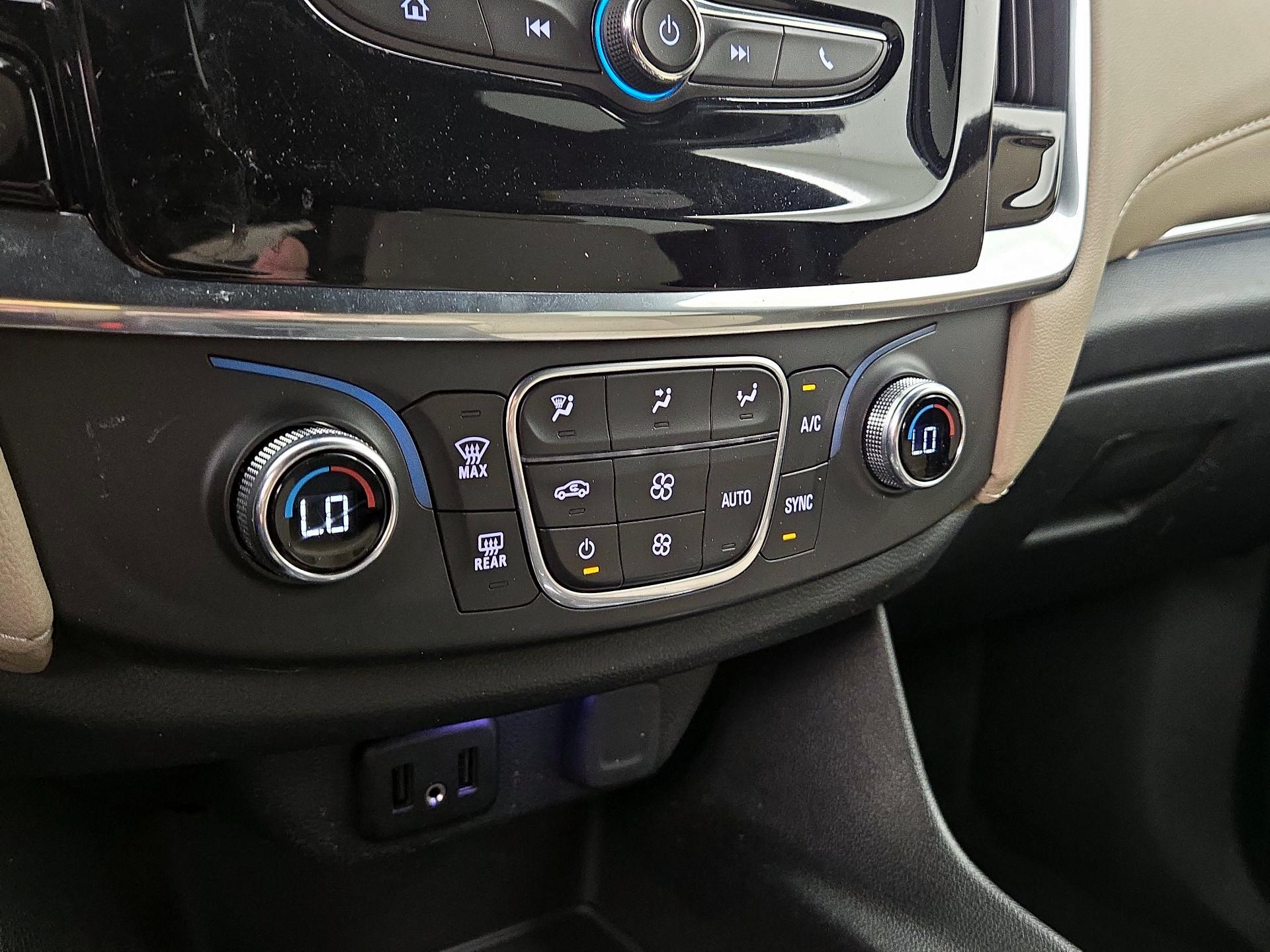 Thumbnail: 2022 Chevrolet Traverse - 16