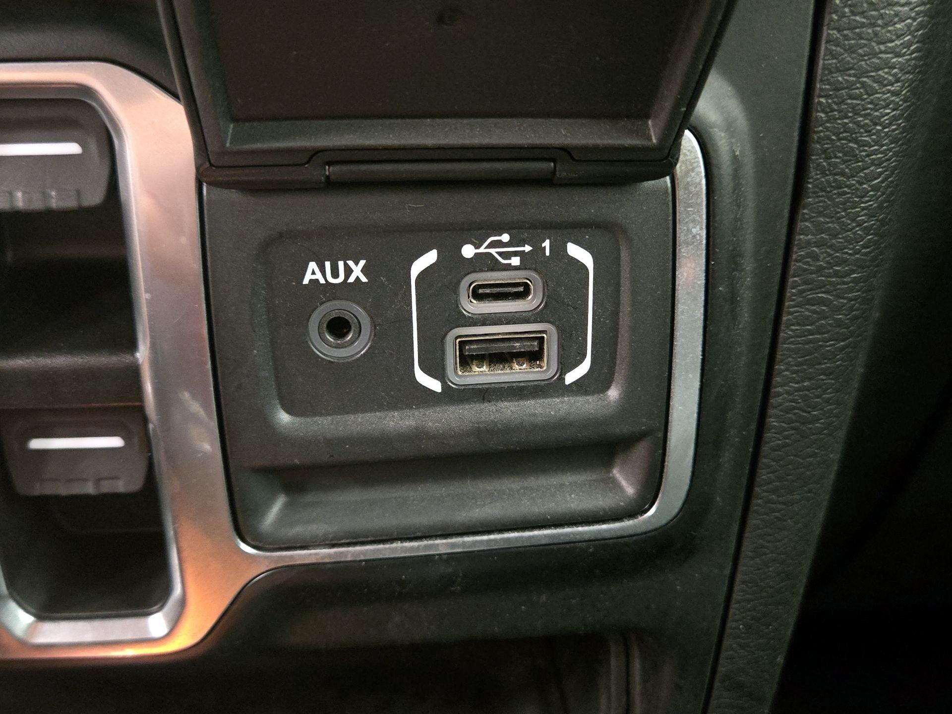 Thumbnail: 2021 Jeep Wrangler - 18