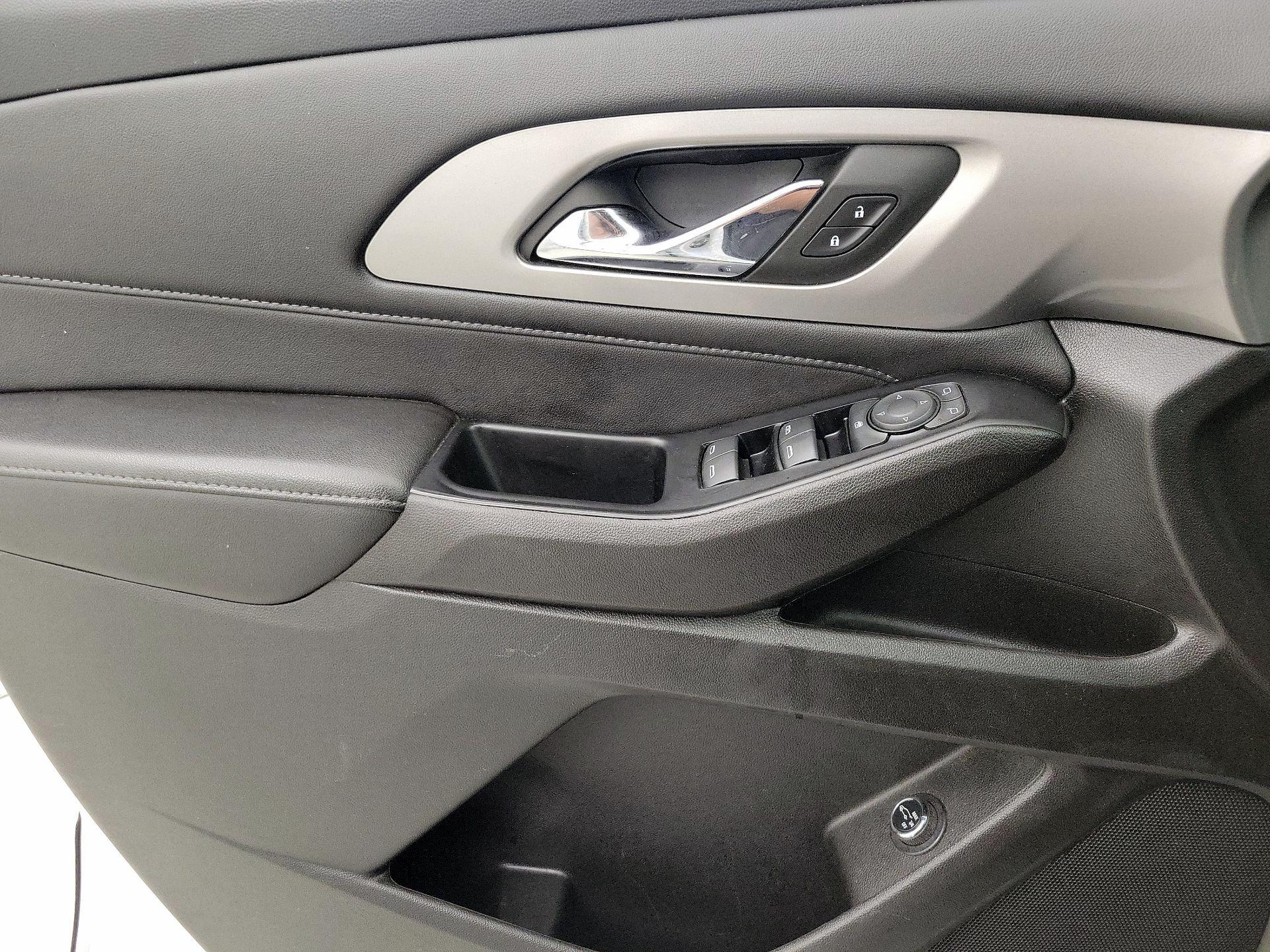 Thumbnail: 2023 Chevrolet Traverse - 12