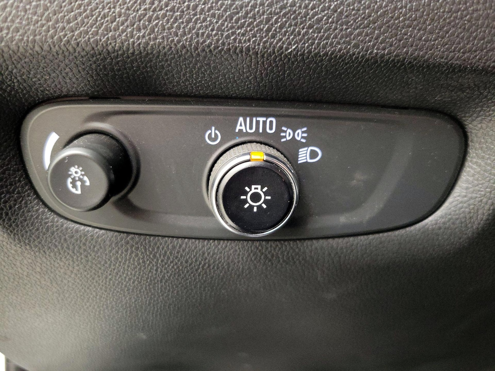 2023 Chevrolet Traverse 1LT - Photo 14