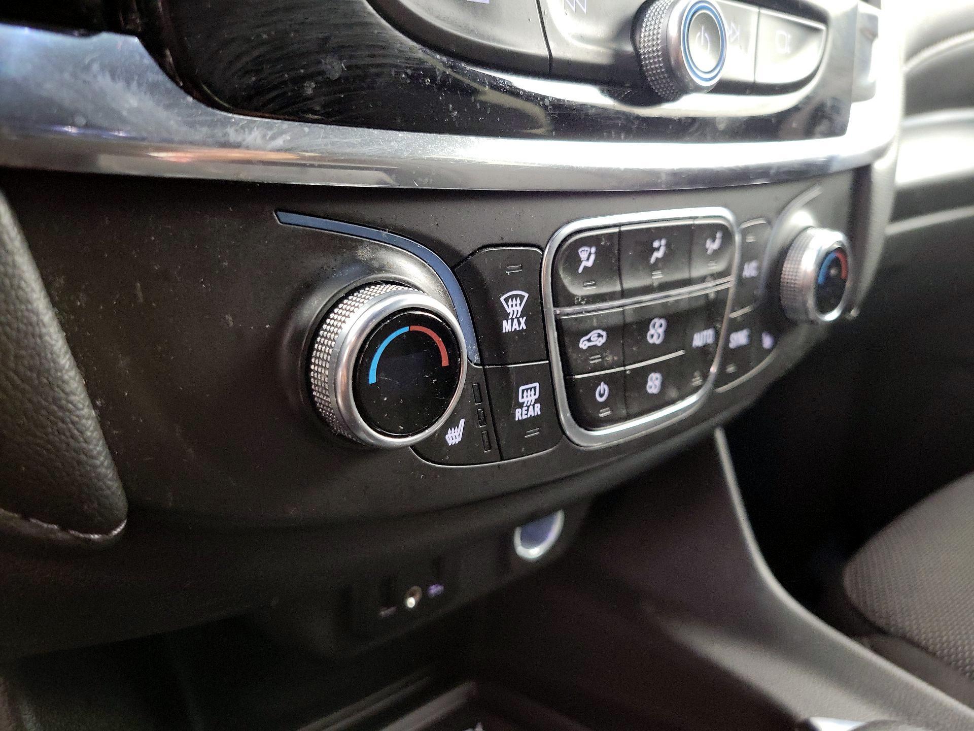 Thumbnail: 2023 Chevrolet Traverse - 16