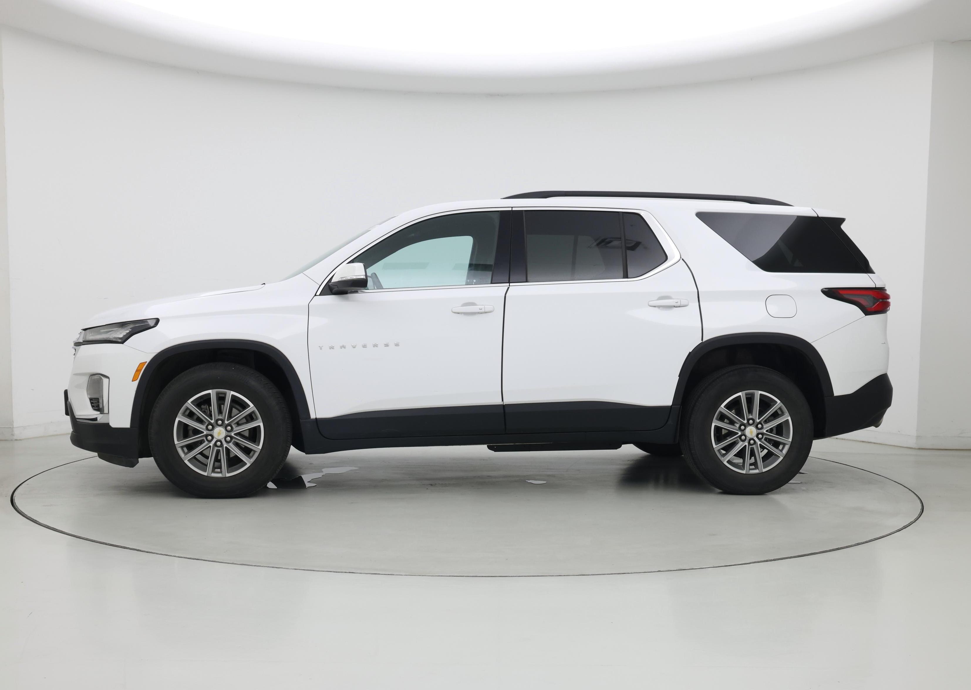 Thumbnail: 2023 Chevrolet Traverse - 3