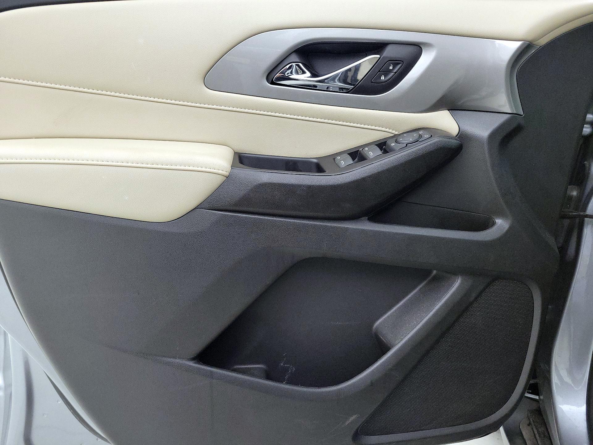 Thumbnail: 2023 Chevrolet Traverse - 12