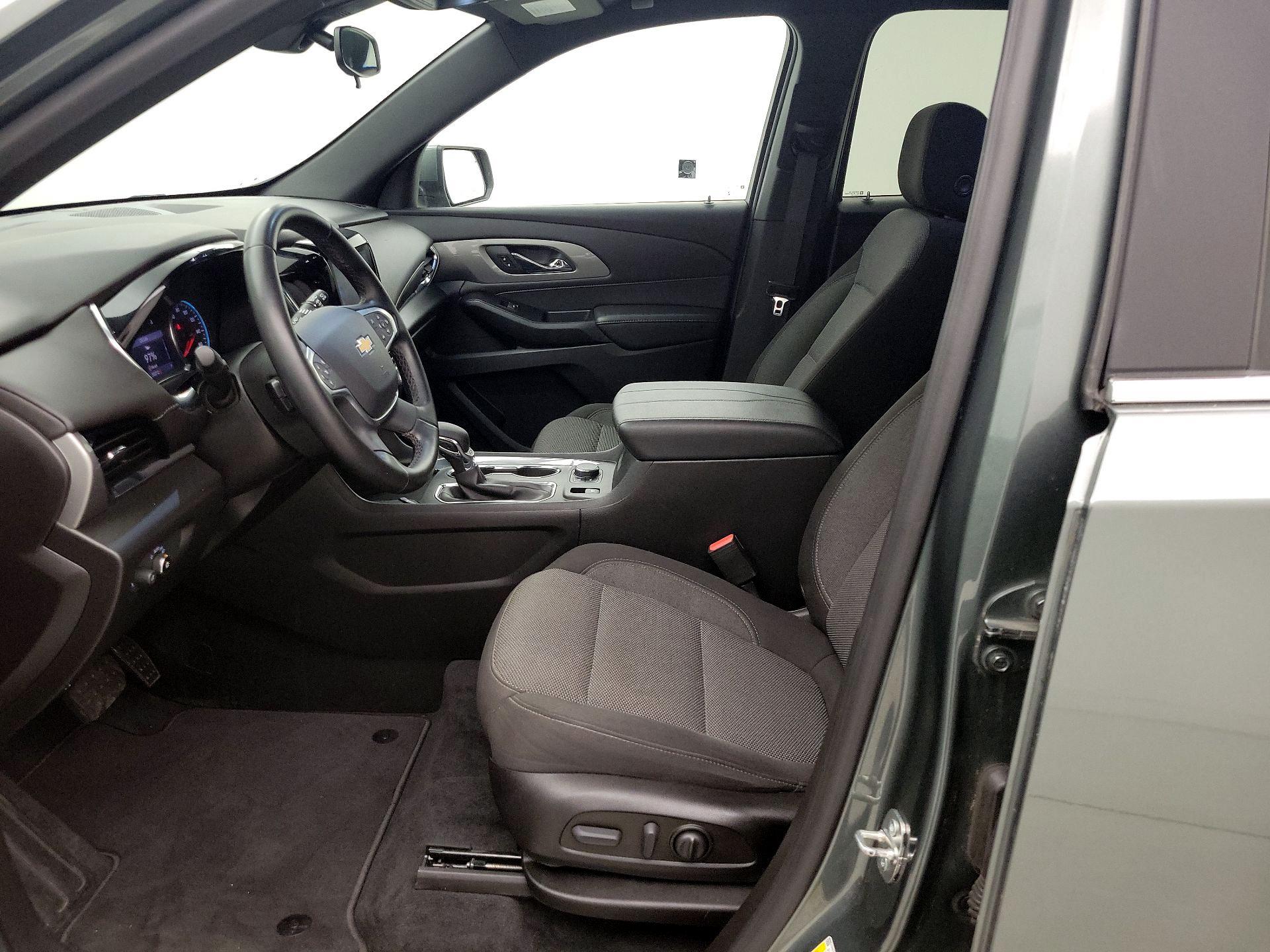 Thumbnail: 2023 Chevrolet Traverse - 11