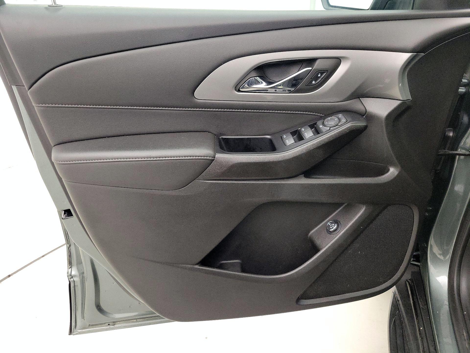 Thumbnail: 2023 Chevrolet Traverse - 12