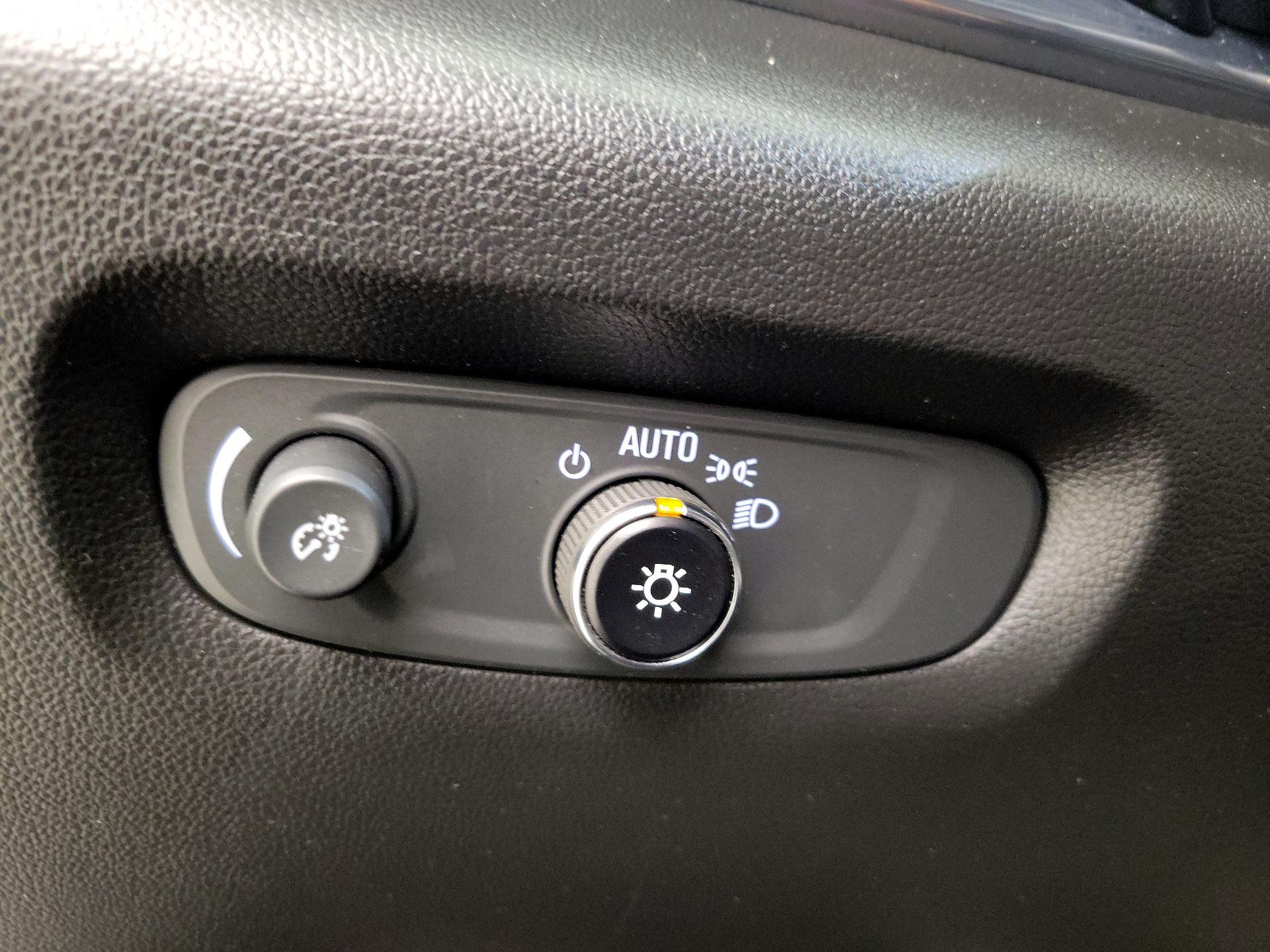 Thumbnail: 2023 Chevrolet Traverse - 13