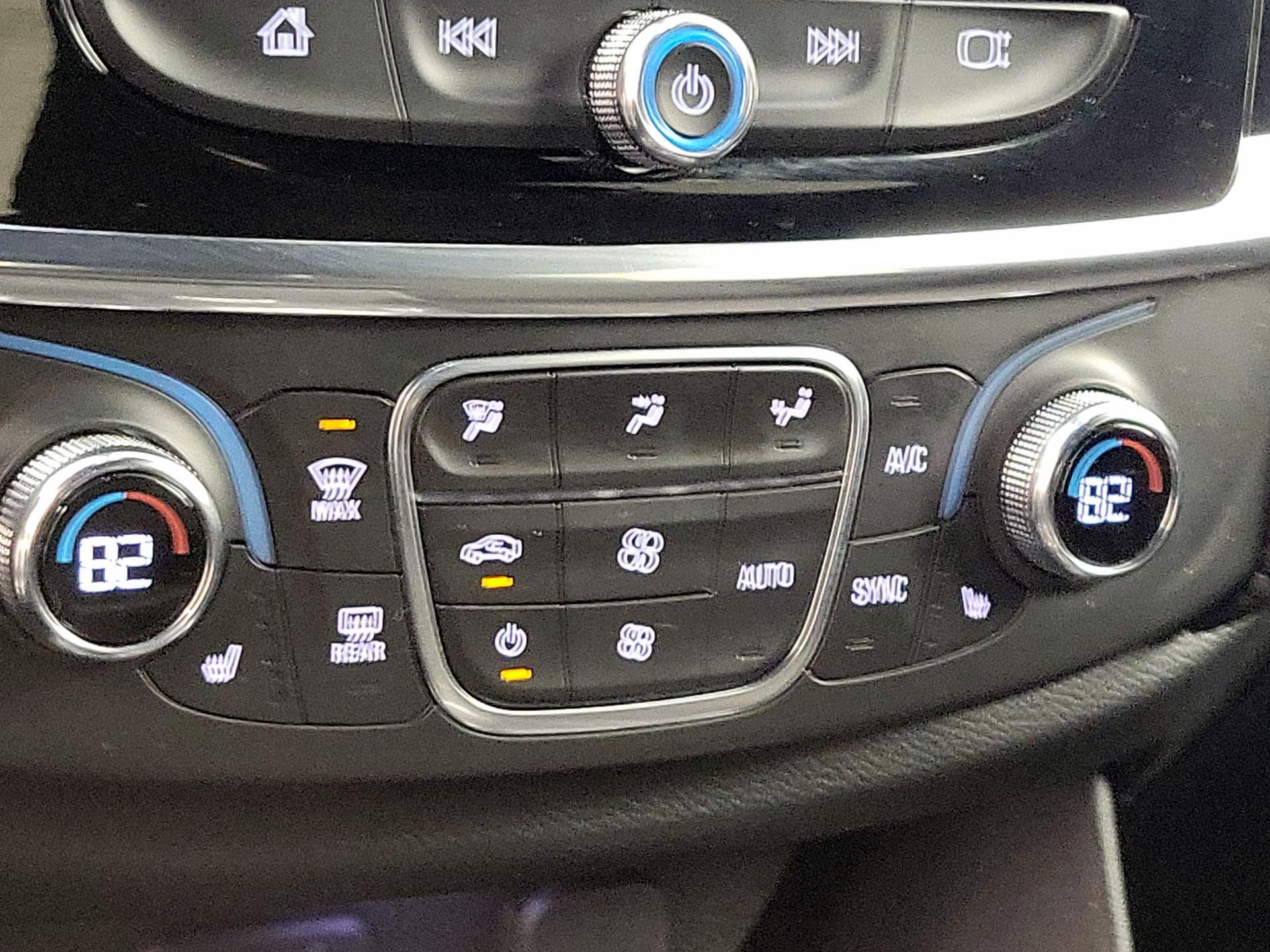 Thumbnail: 2023 Chevrolet Traverse - 16