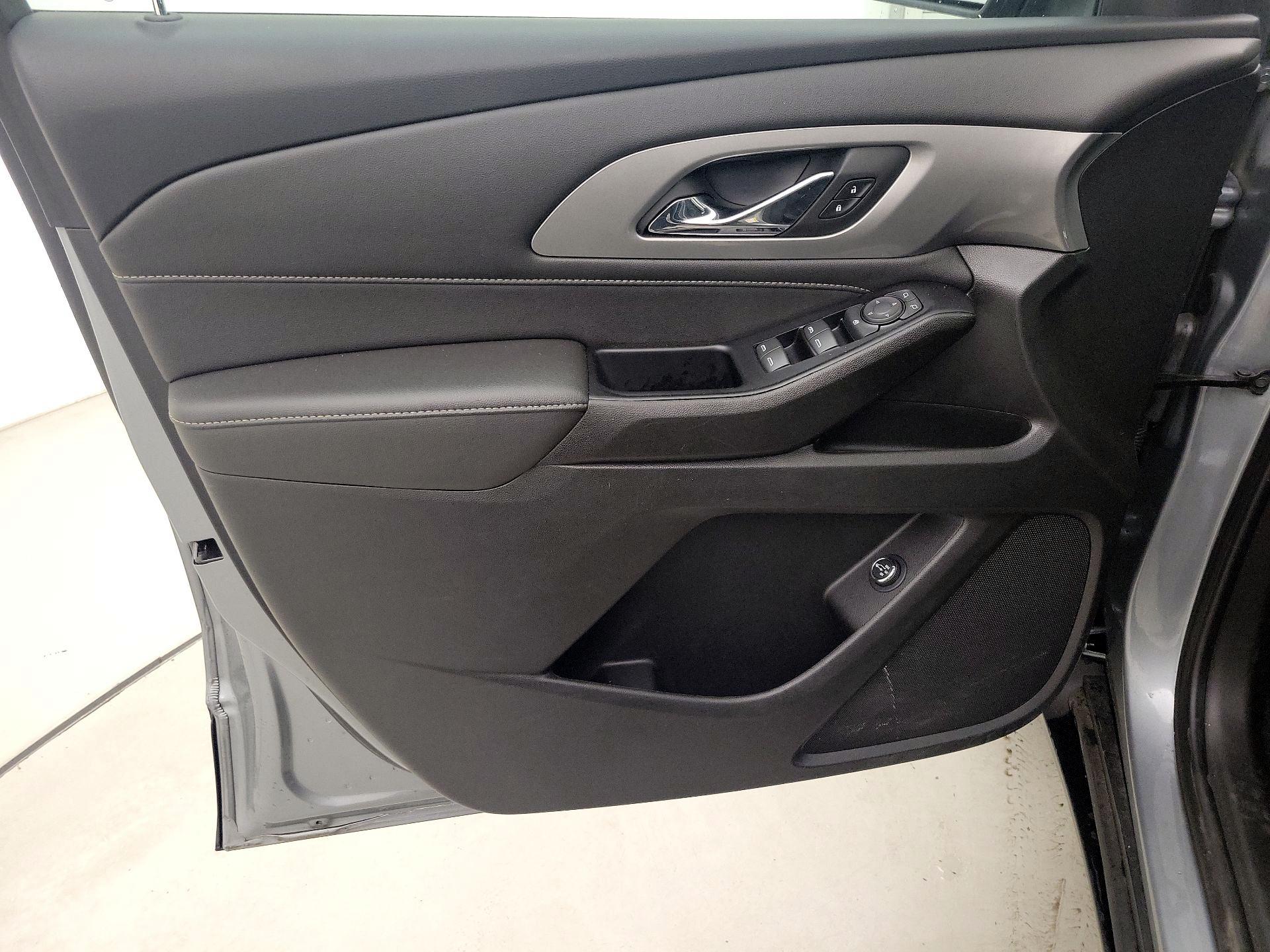 Thumbnail: 2023 Chevrolet Traverse - 12