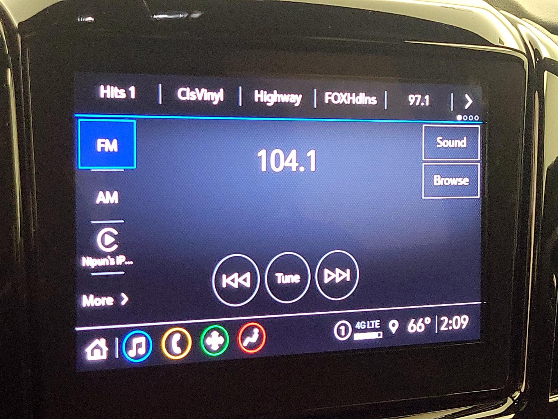 Thumbnail: 2023 Chevrolet Traverse - 15