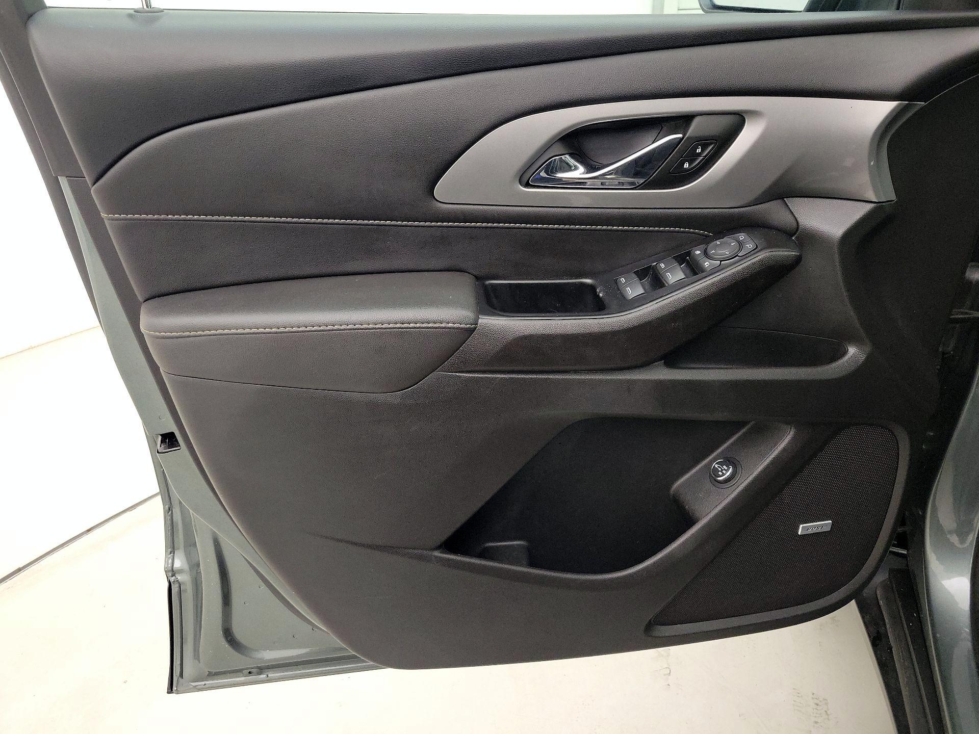 Thumbnail: 2023 Chevrolet Traverse - 12