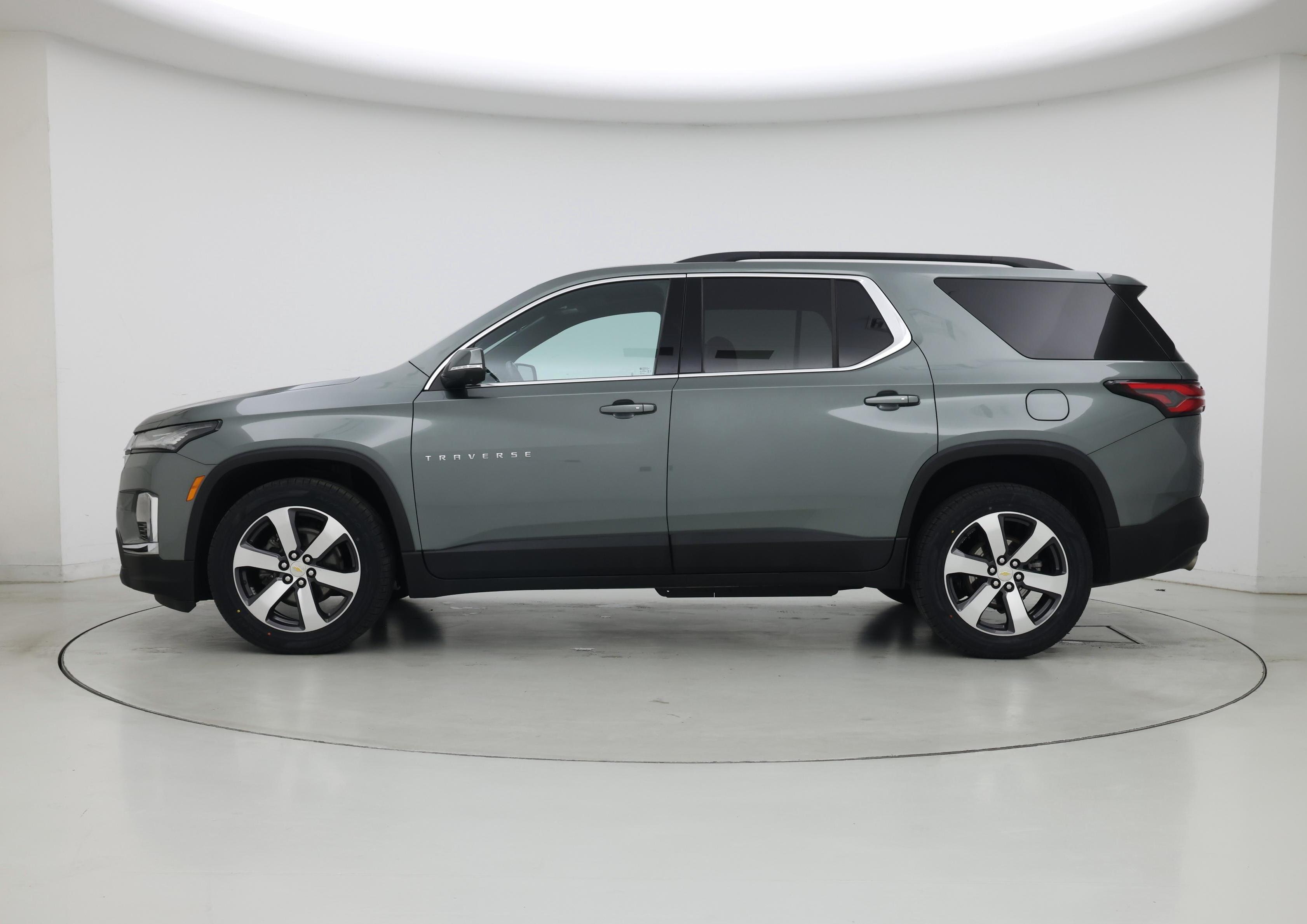 Thumbnail: 2023 Chevrolet Traverse - 3