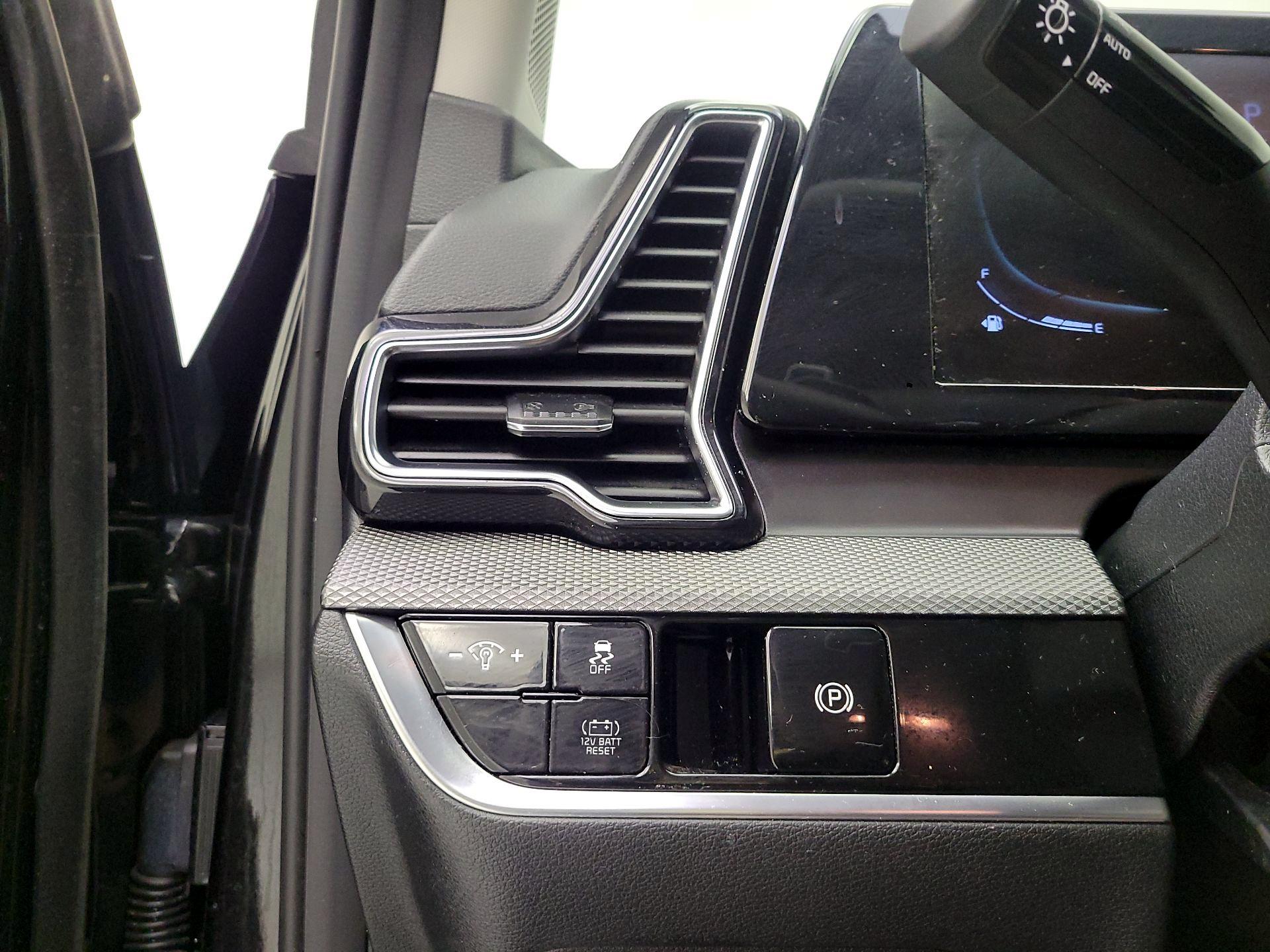 Thumbnail: 2023 Kia Sportage - 11