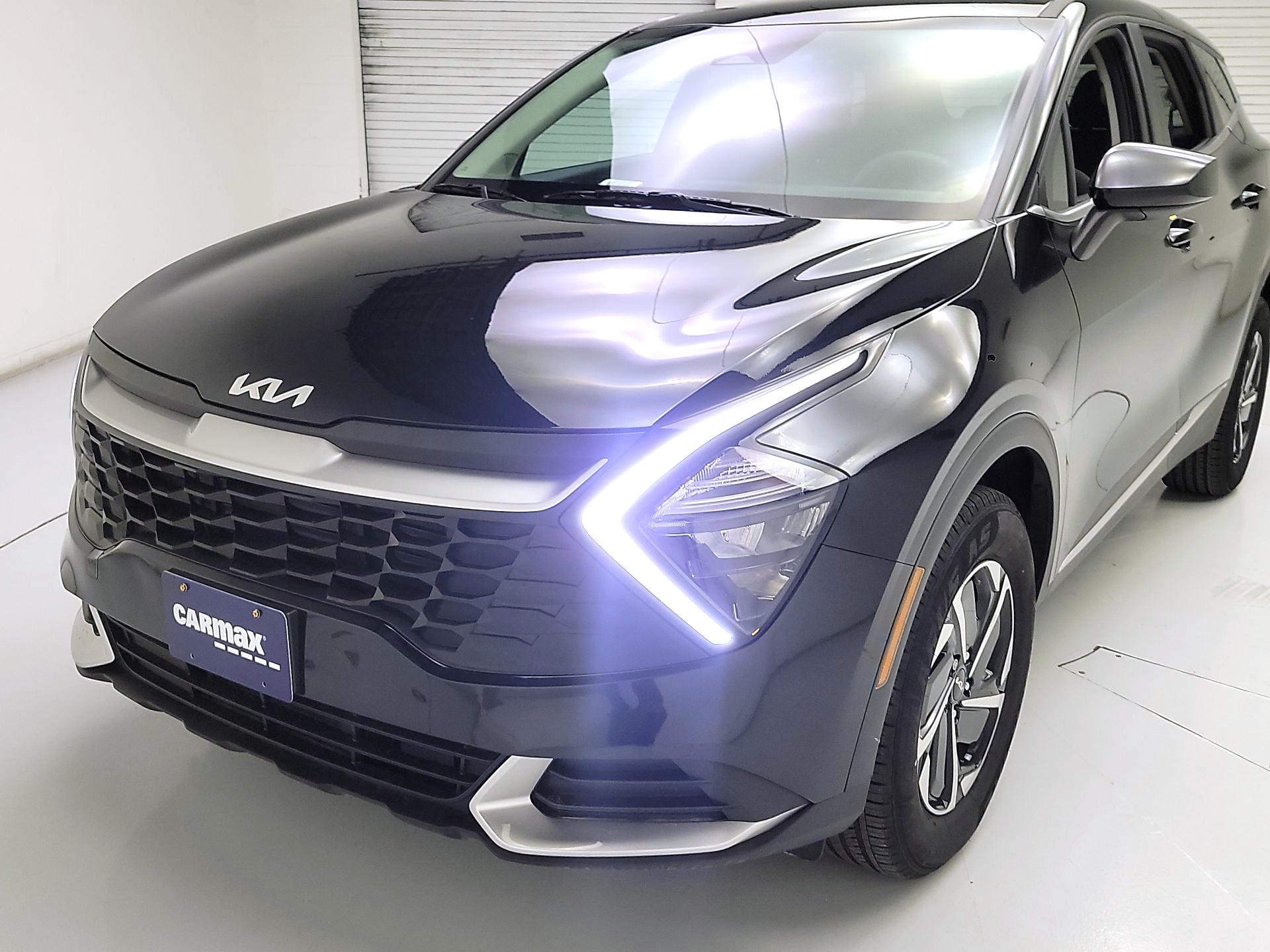 Thumbnail: 2023 Kia Sportage - 3