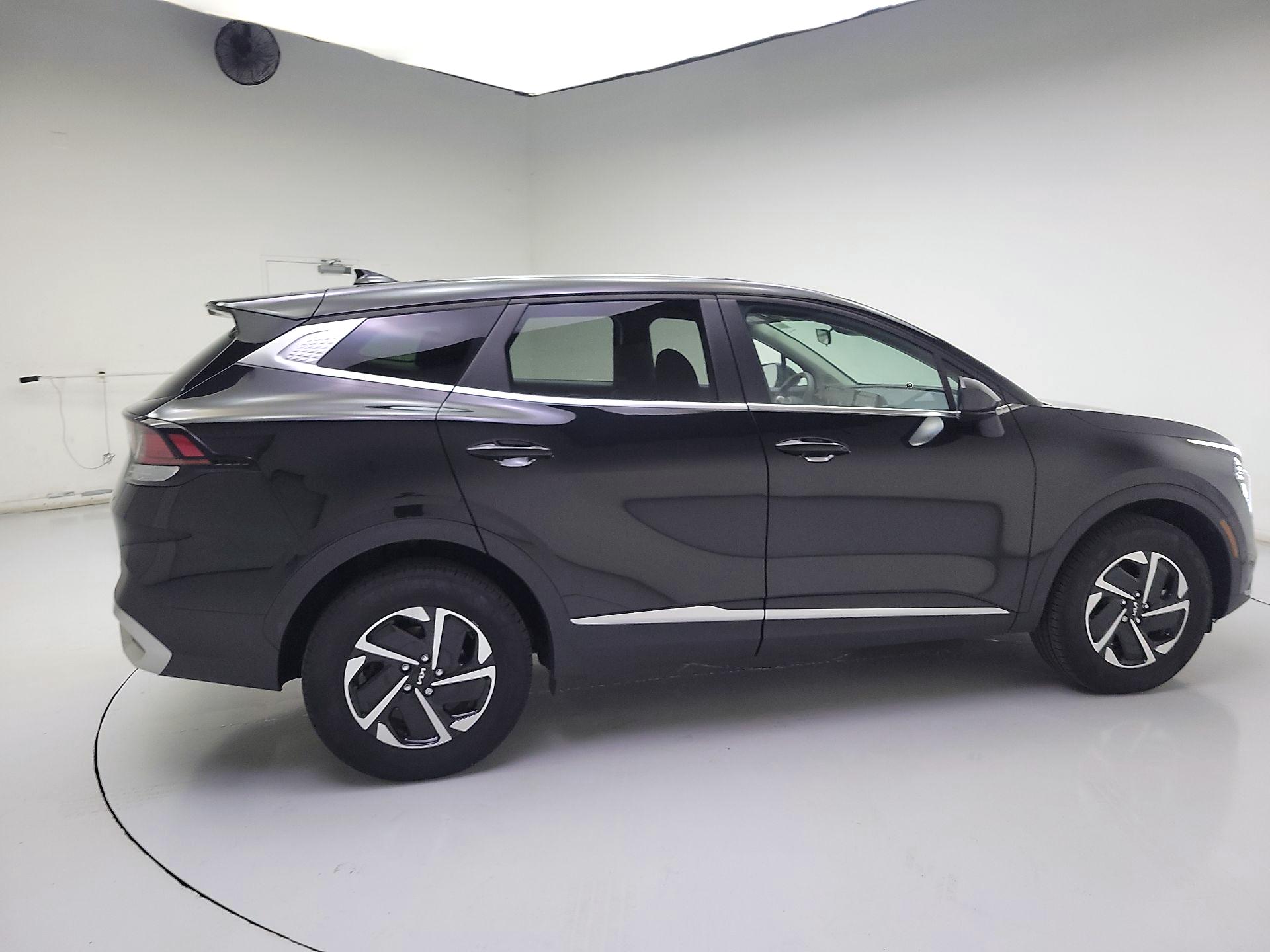 Thumbnail: 2023 Kia Sportage - 4