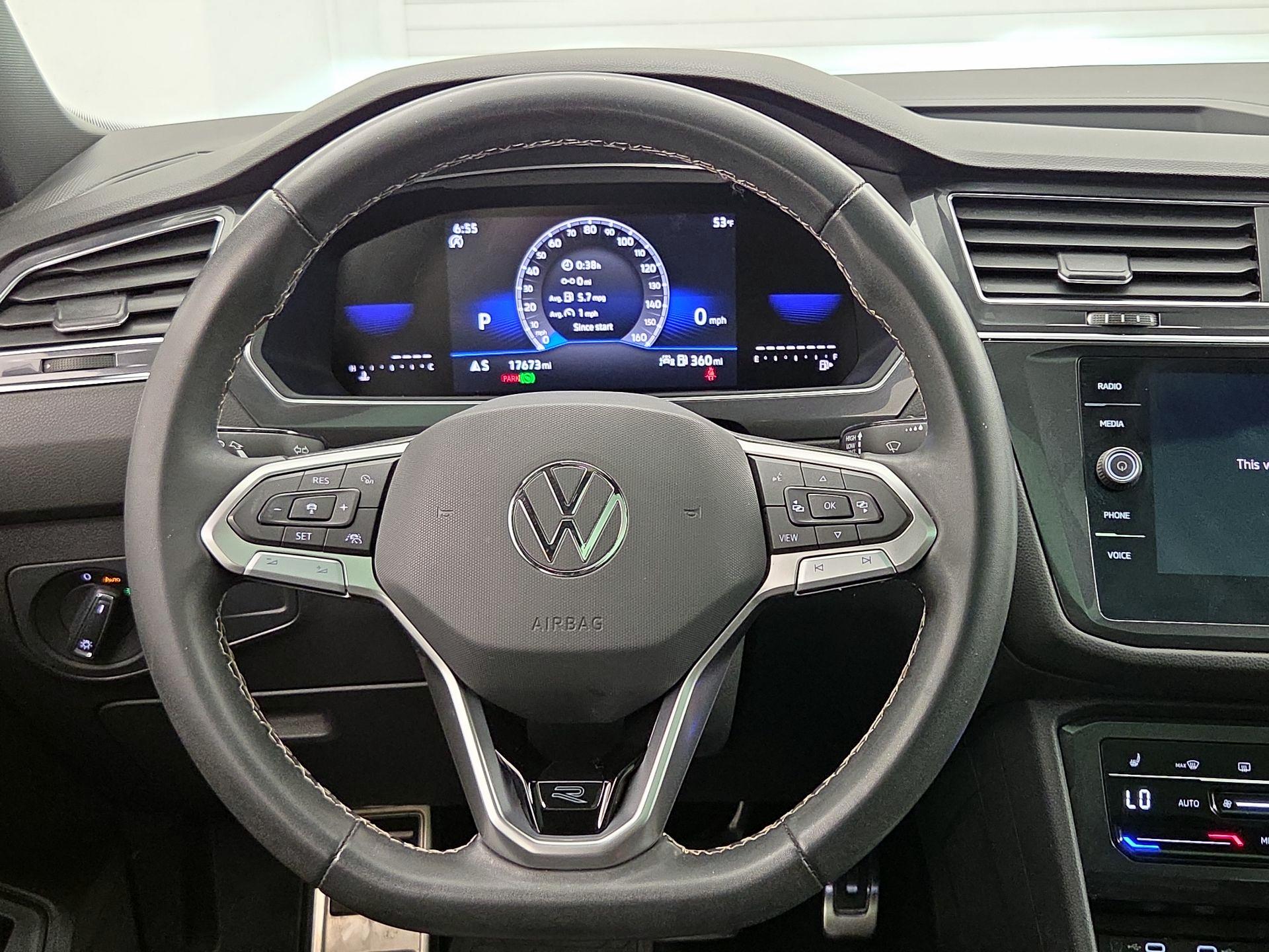 Thumbnail: 2023 Volkswagen Tiguan - 10