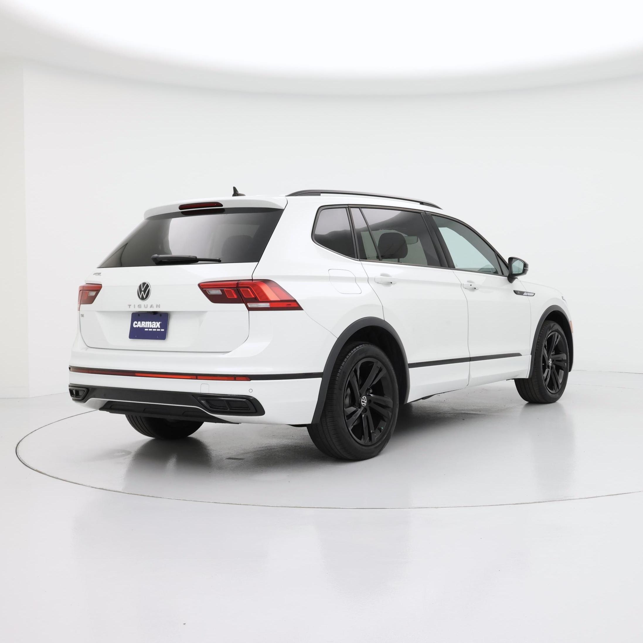 Thumbnail: 2023 Volkswagen Tiguan - 8