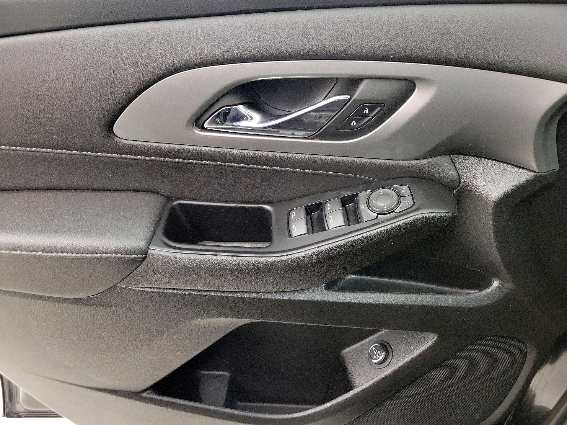 Thumbnail: 2023 Chevrolet Traverse - 12