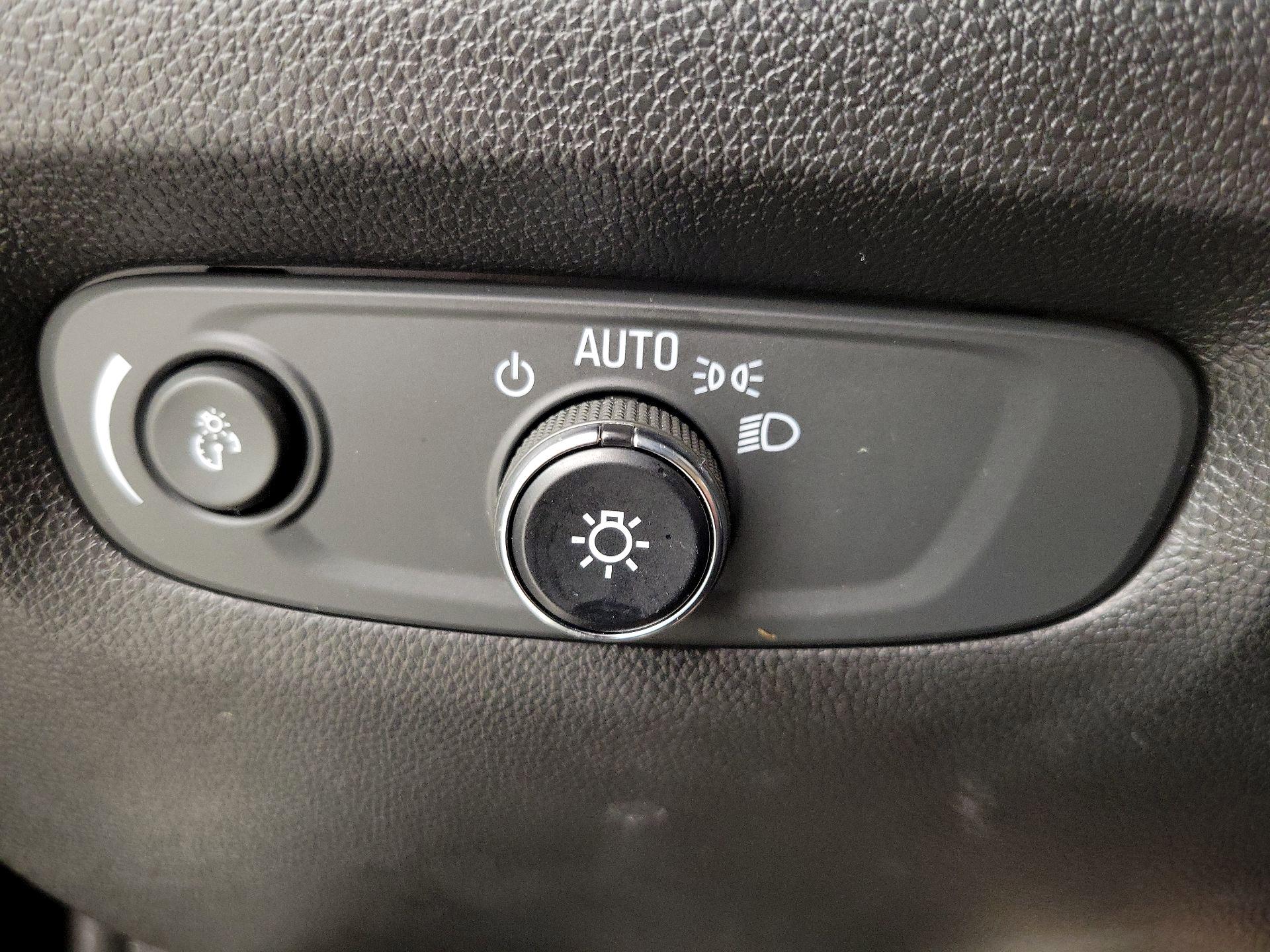 Thumbnail: 2023 Chevrolet Traverse - 13