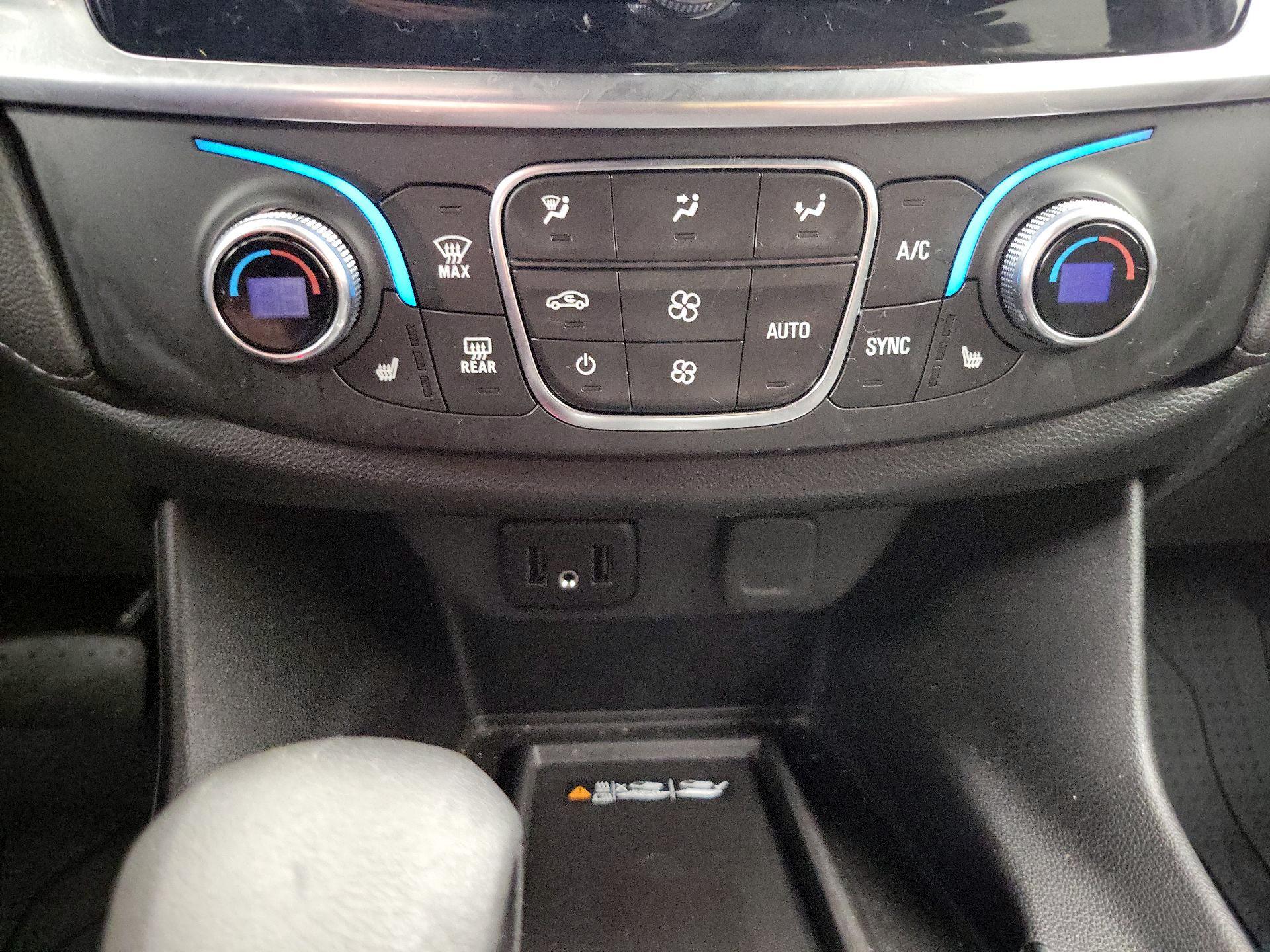 Thumbnail: 2023 Chevrolet Traverse - 16