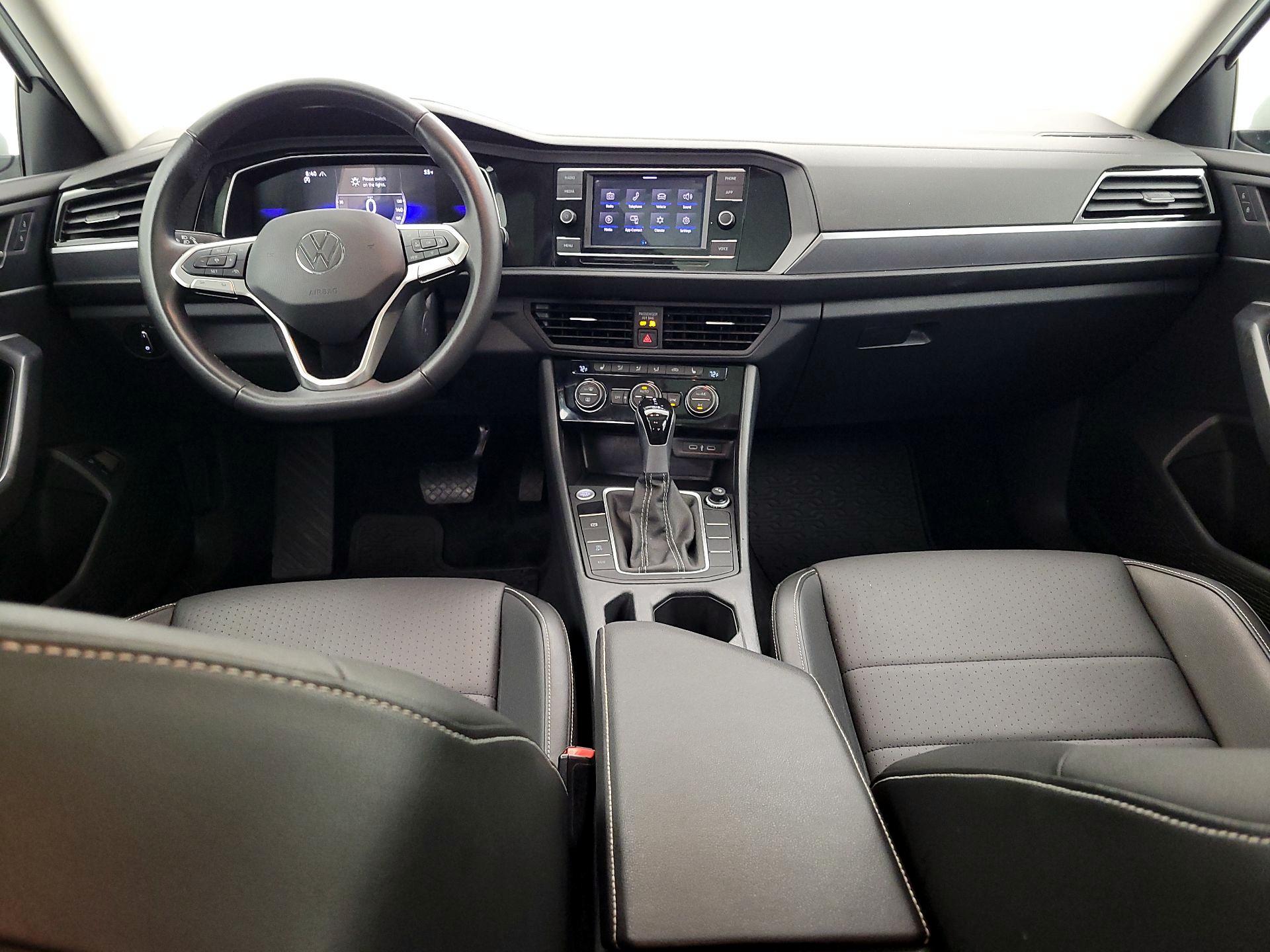 Thumbnail: 2024 Volkswagen Jetta - 9