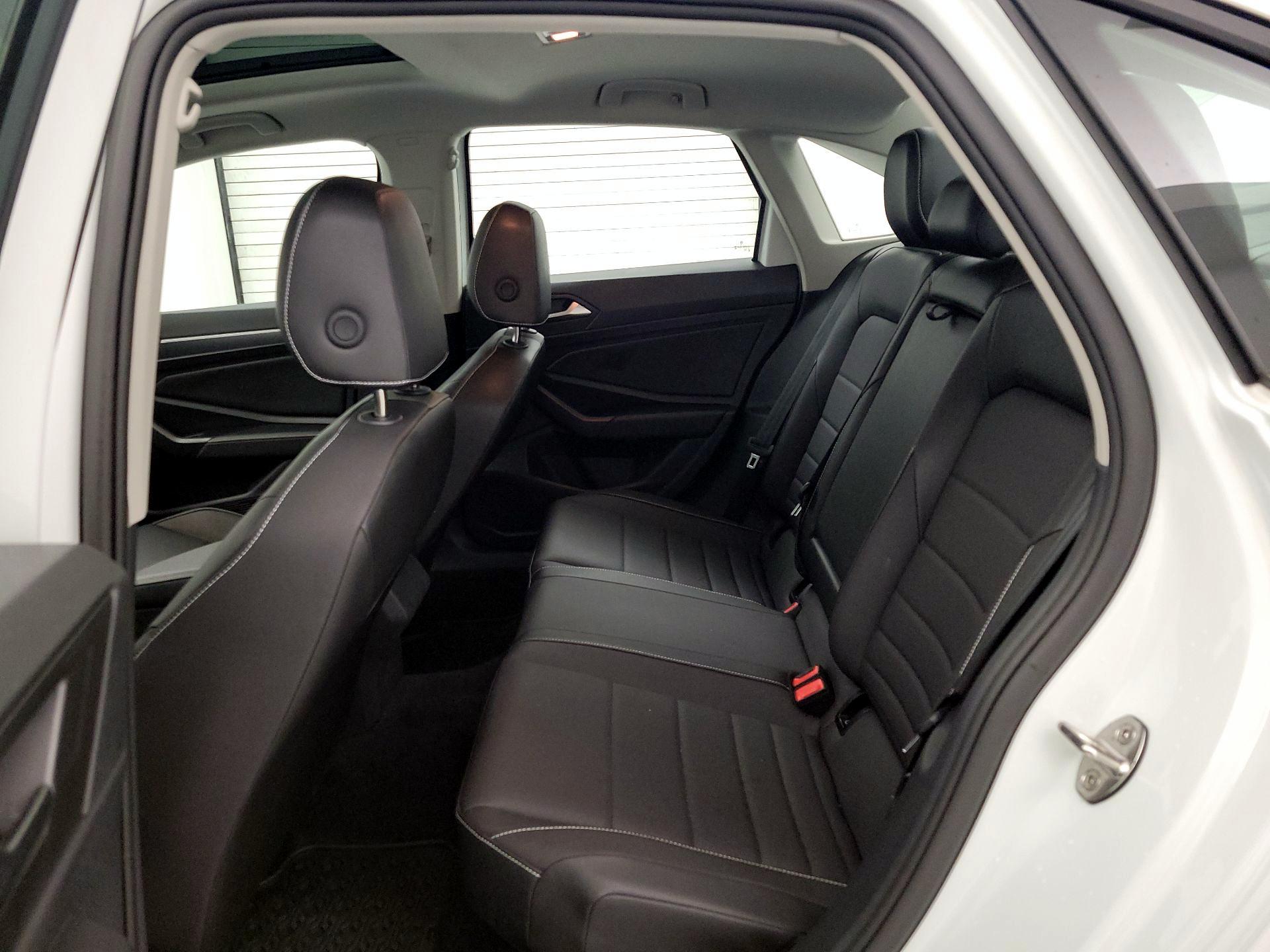 Thumbnail: 2024 Volkswagen Jetta - 20