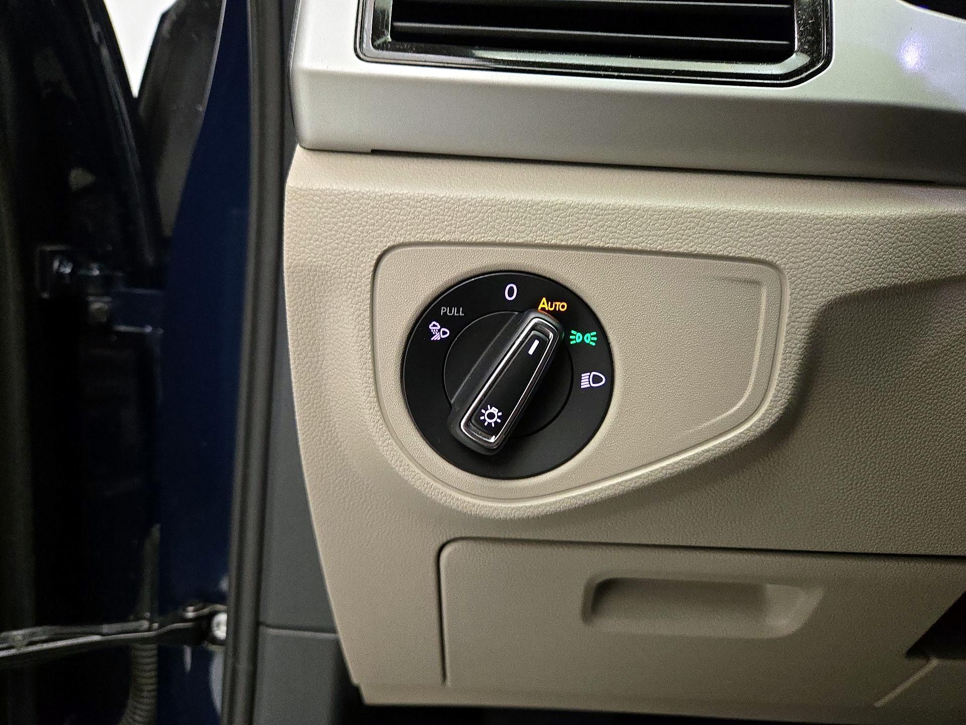 Thumbnail: 2022 Volkswagen Atlas - 13