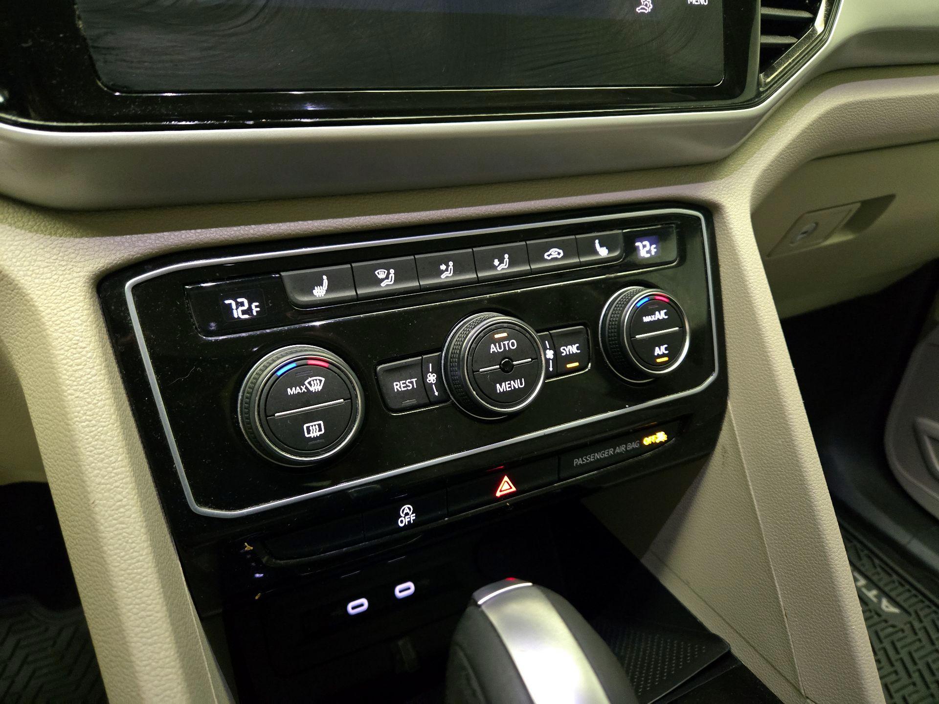 Thumbnail: 2022 Volkswagen Atlas - 16