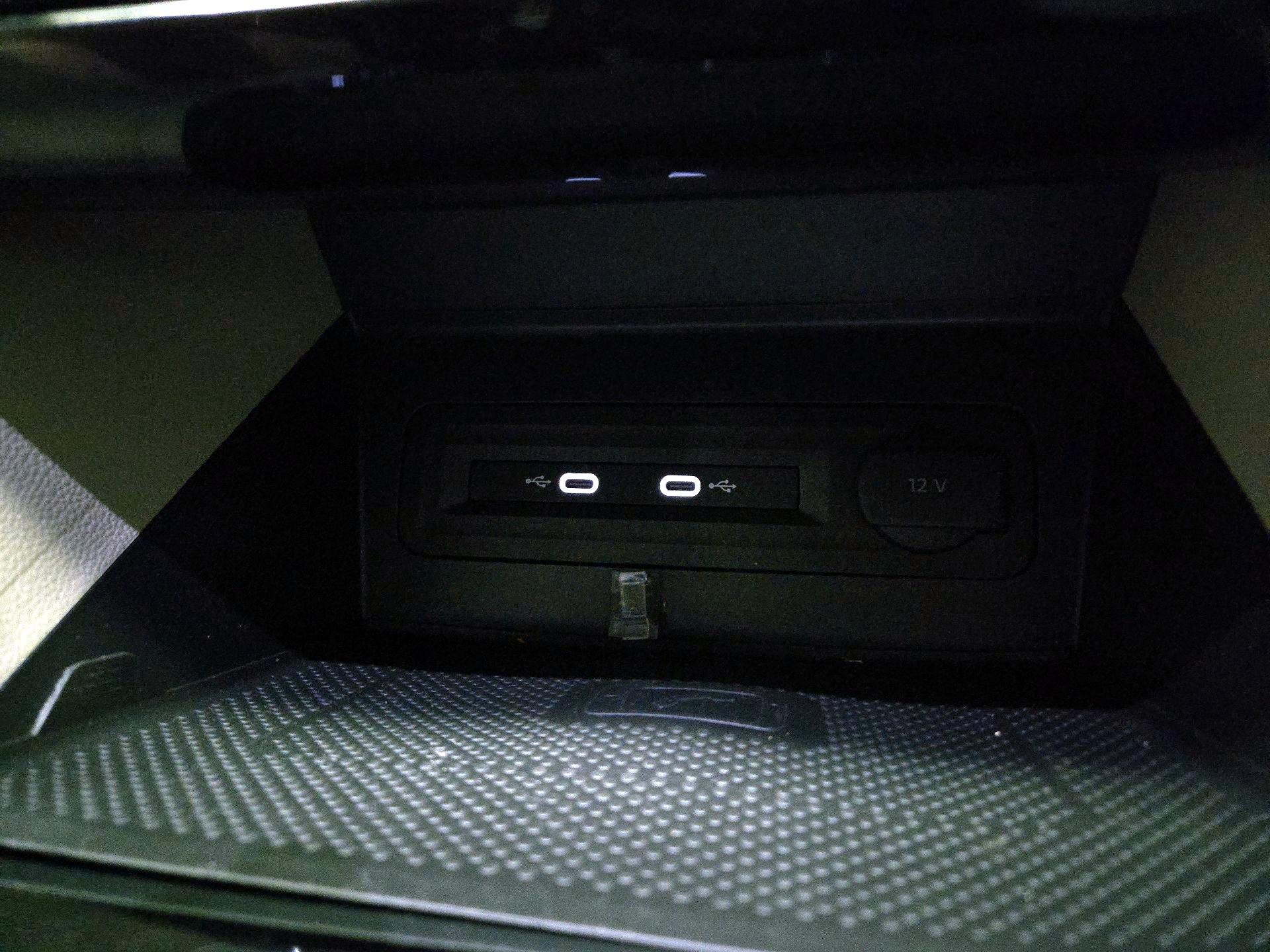 Thumbnail: 2022 Volkswagen Atlas - 18