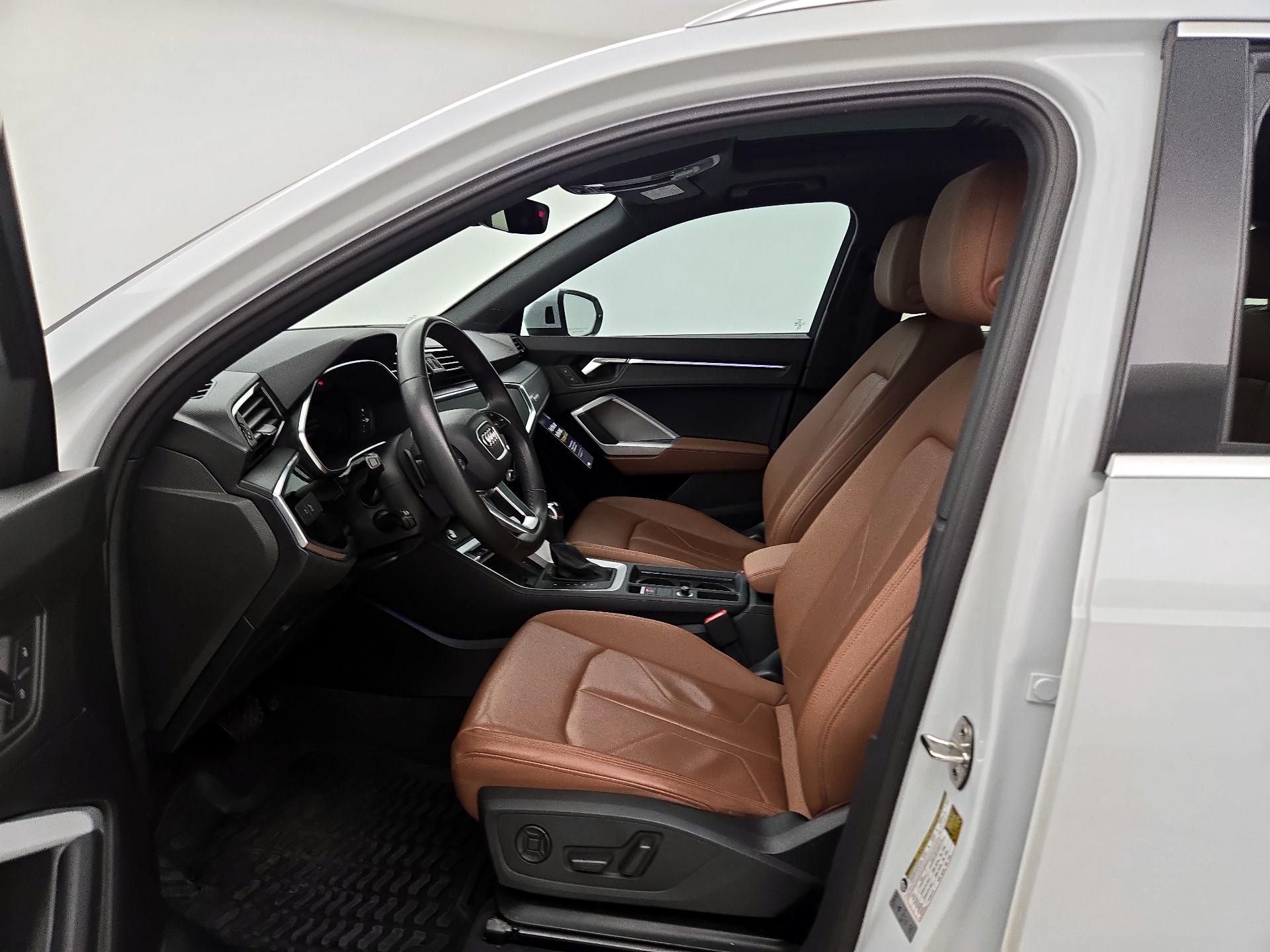 Thumbnail: 2023 Audi Q3 - 11