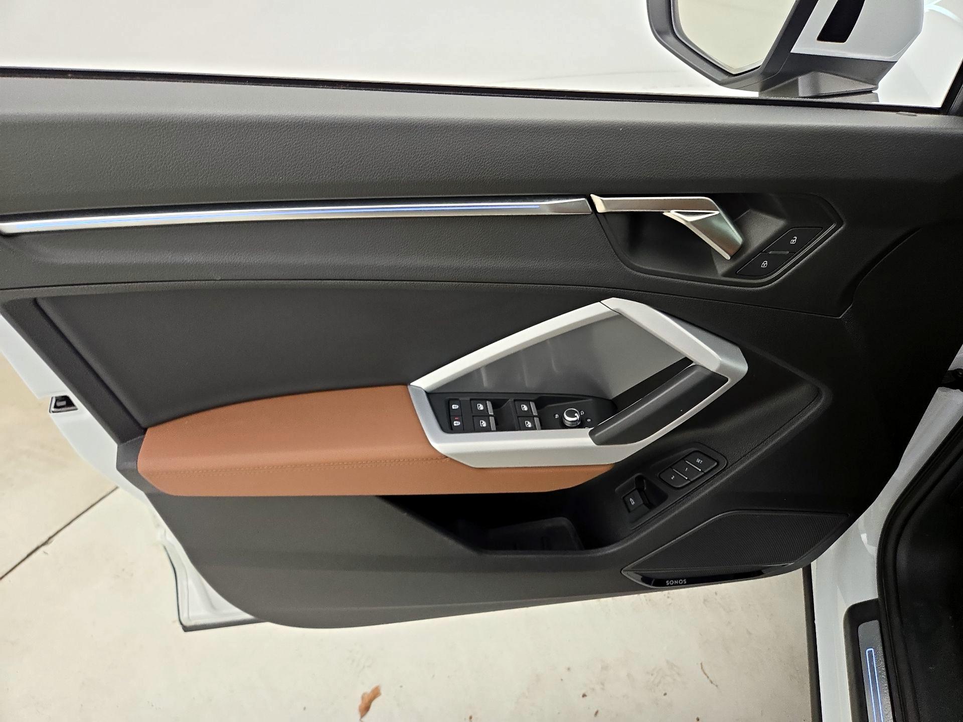 Thumbnail: 2023 Audi Q3 - 12