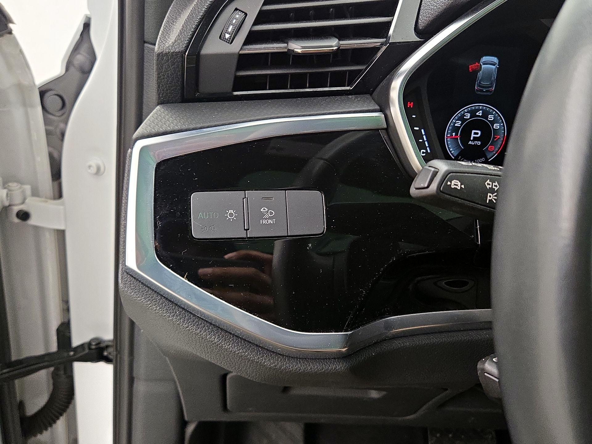 Thumbnail: 2023 Audi Q3 - 13