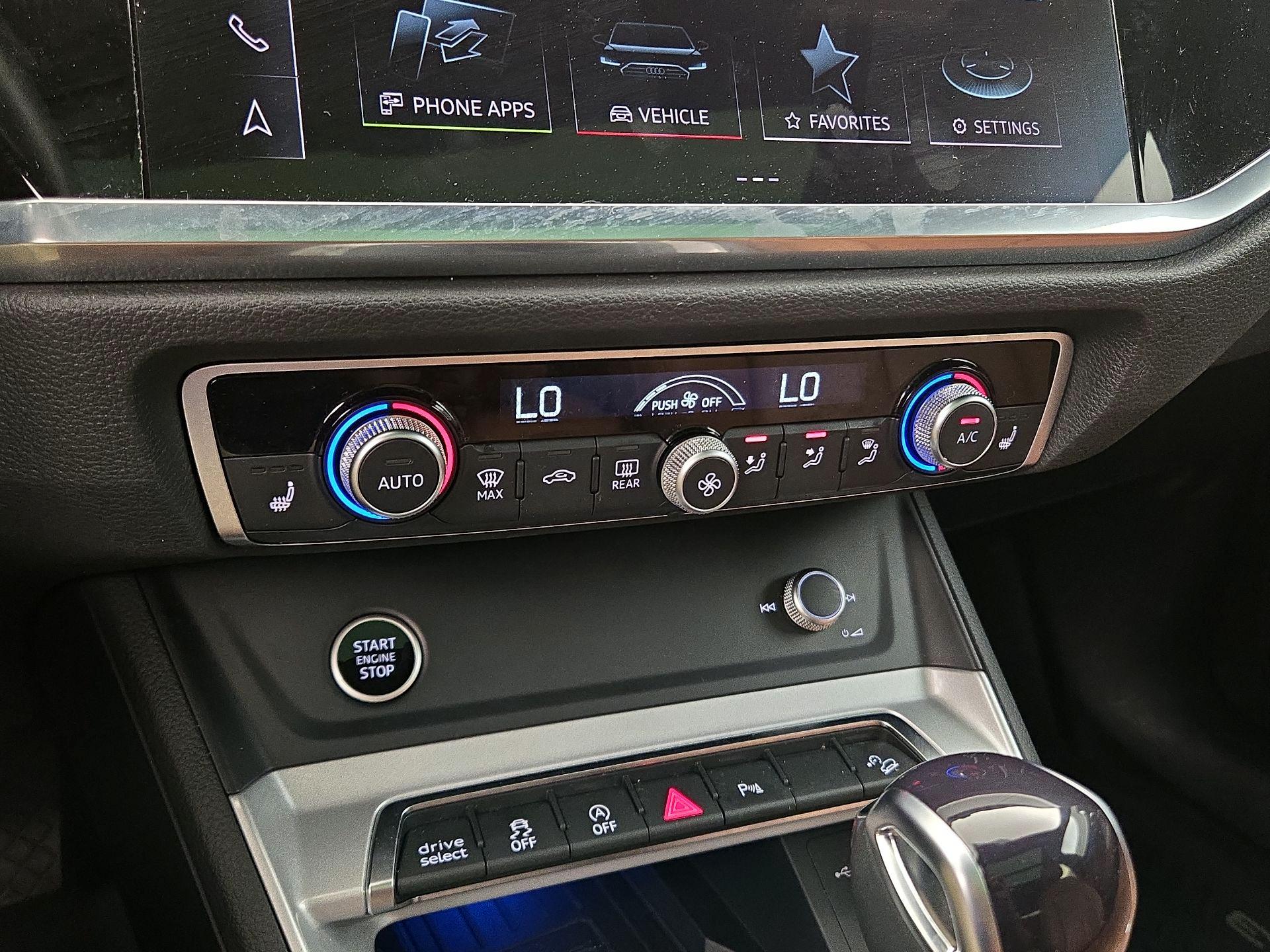 Thumbnail: 2023 Audi Q3 - 17