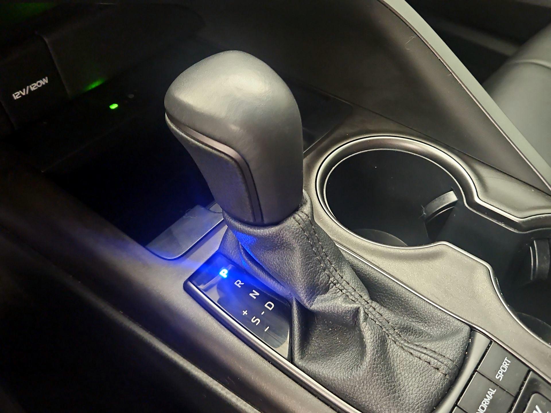 Thumbnail: 2022 Toyota Camry - 18