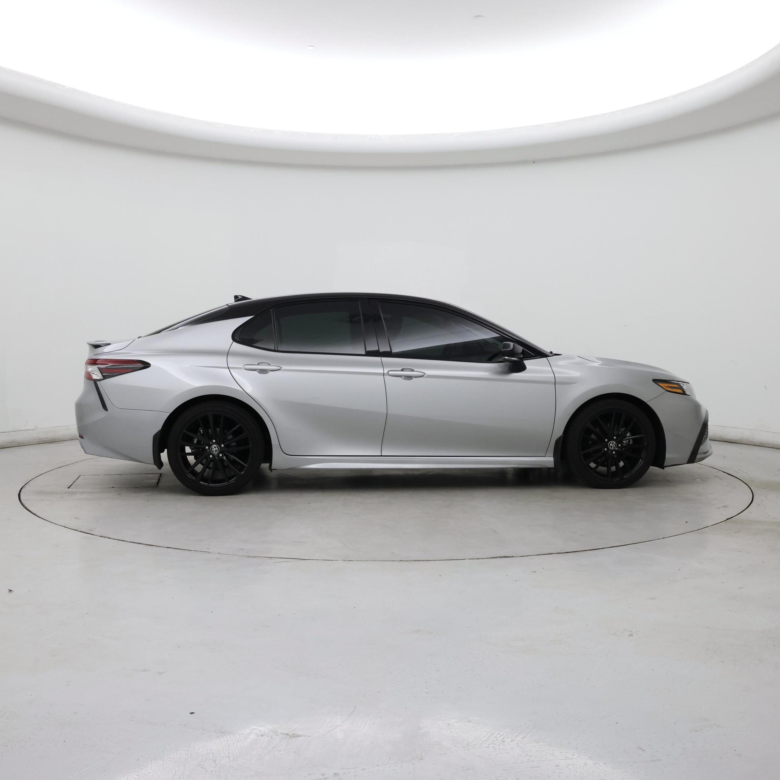 Thumbnail: 2022 Toyota Camry - 7