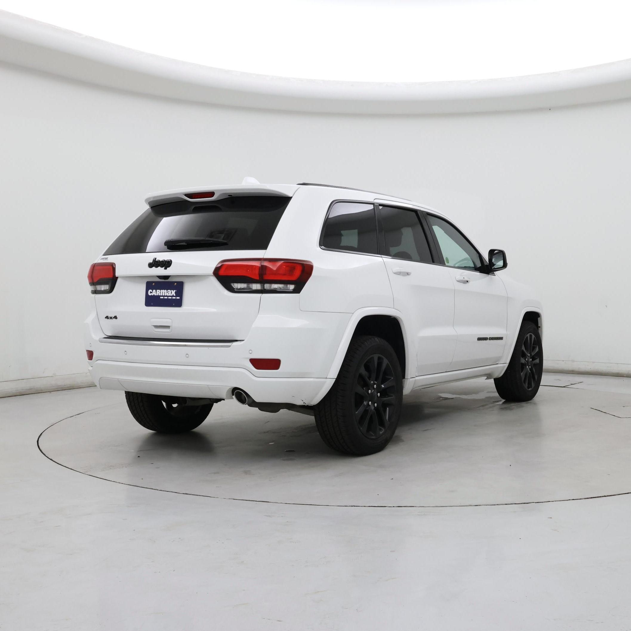 Thumbnail: 2020 Jeep Grand Cherokee - 8