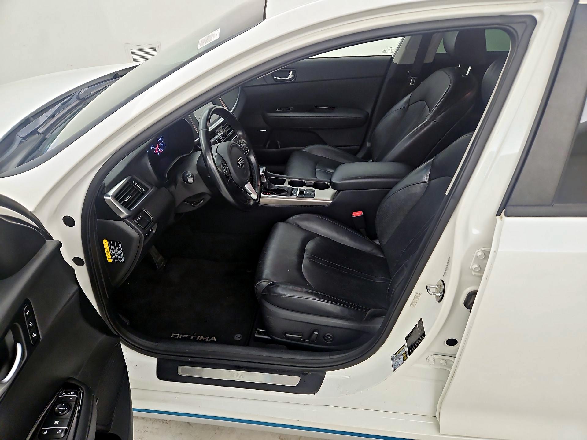 Thumbnail: 2017 Kia Optima - 11