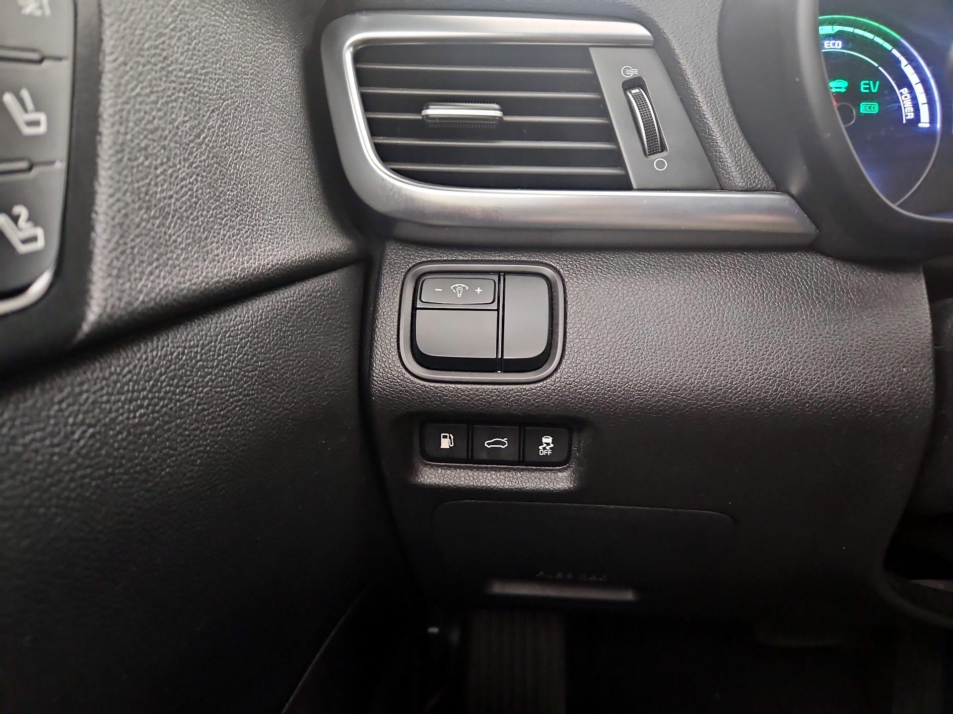 Thumbnail: 2017 Kia Optima - 13