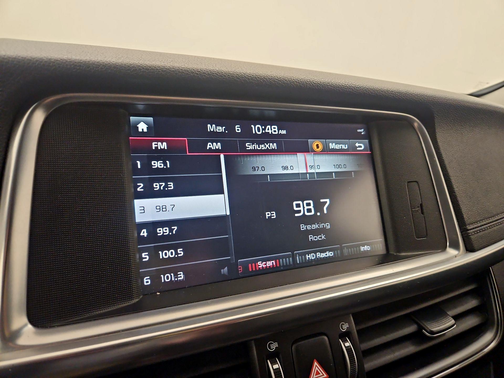 Thumbnail: 2017 Kia Optima - 16