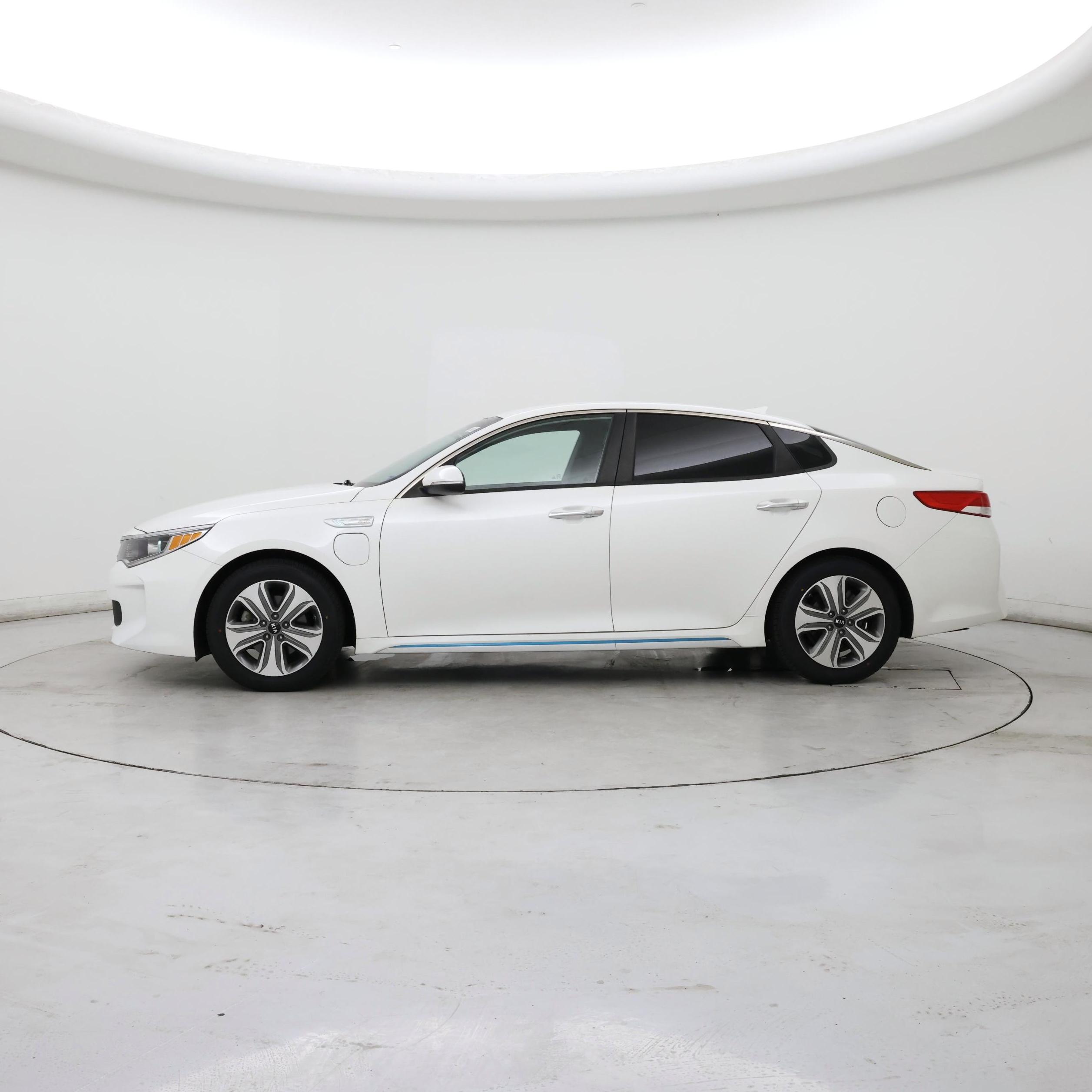 Thumbnail: 2017 Kia Optima - 3