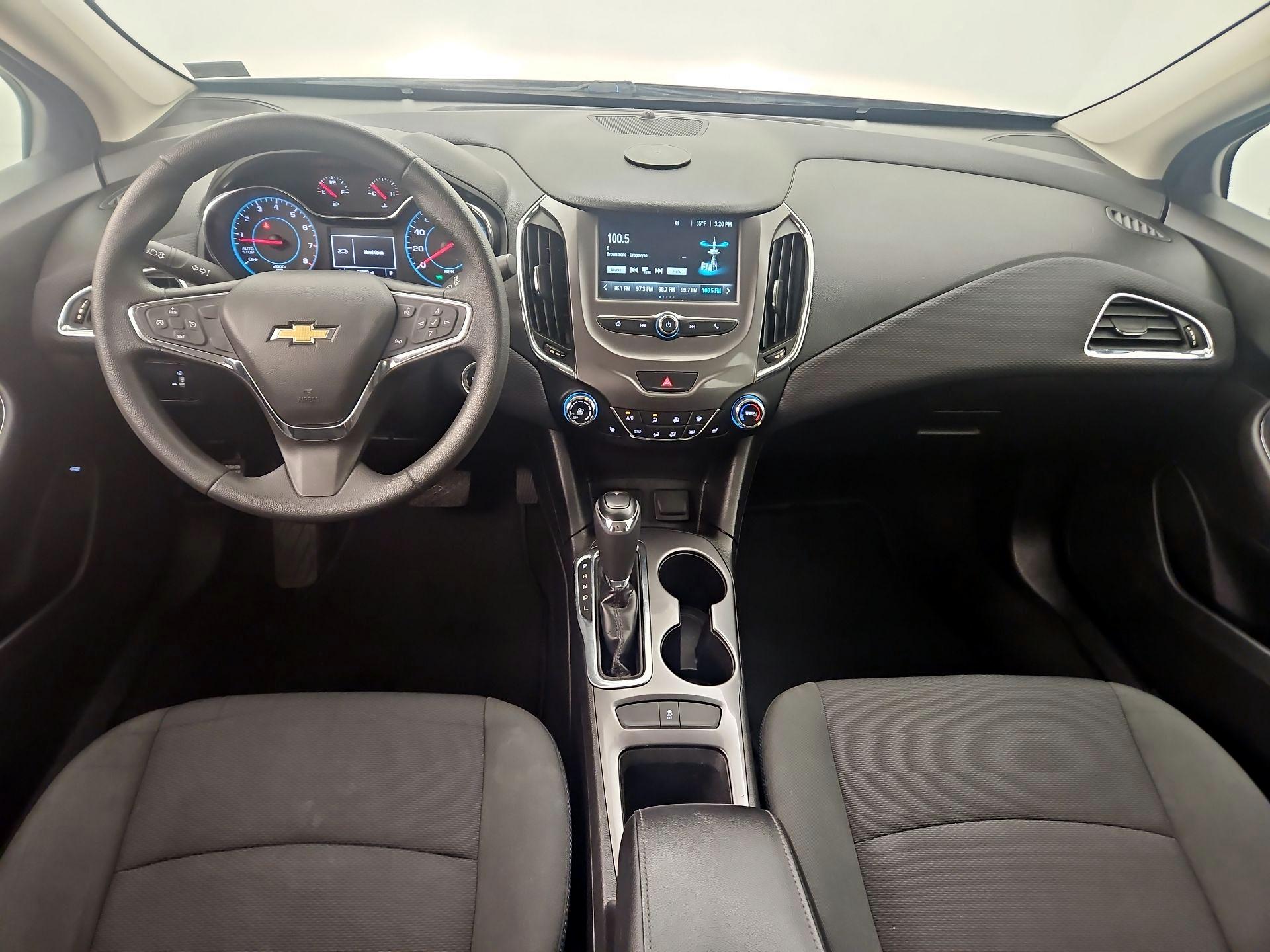 Thumbnail: 2017 Chevrolet Cruze - 9