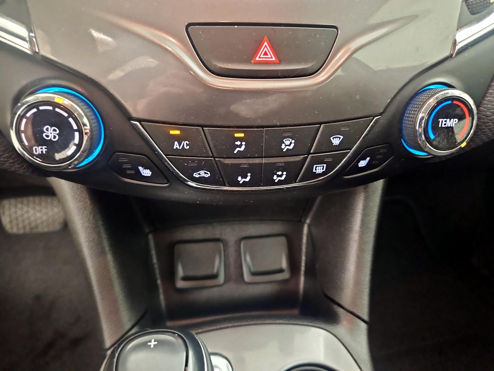 Thumbnail: 2017 Chevrolet Cruze - 16