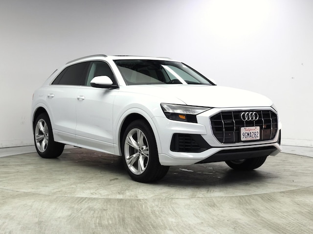 White 2023 Audi Q8 quattro Premium 55 TFSI SUV / Crossover All-Wheel Drive Automatic