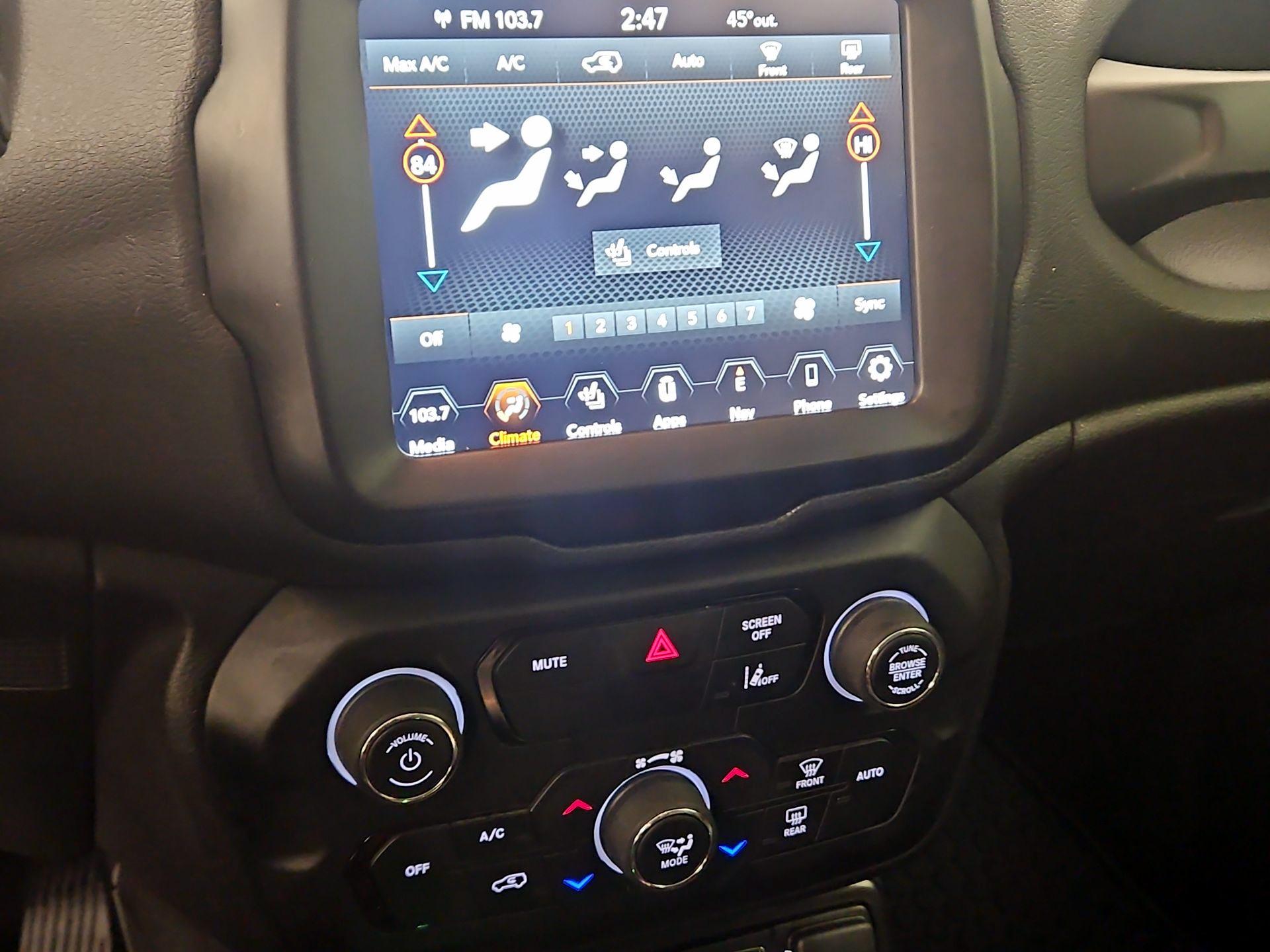 Thumbnail: 2022 Jeep Renegade - 17