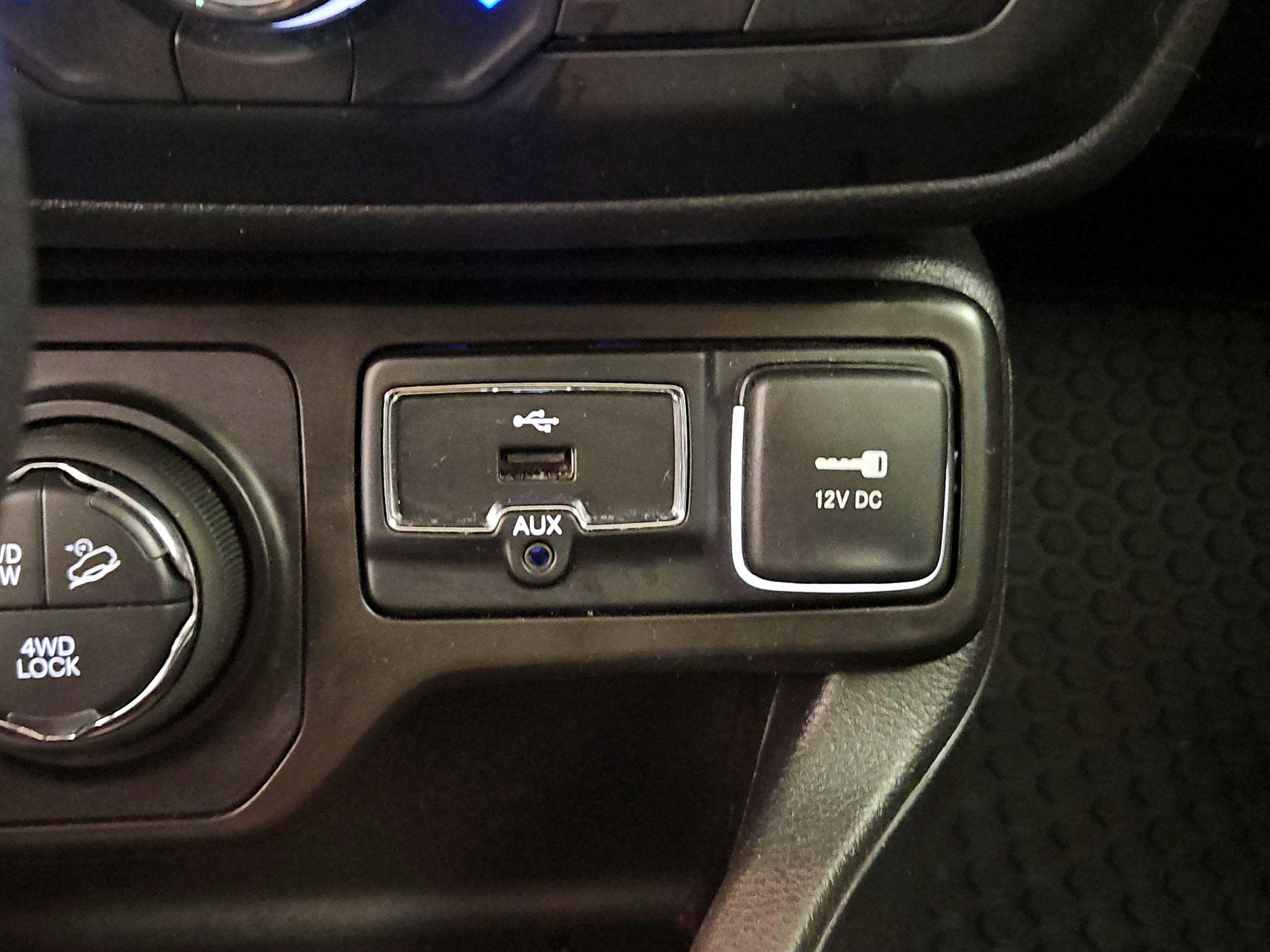 Thumbnail: 2022 Jeep Renegade - 19