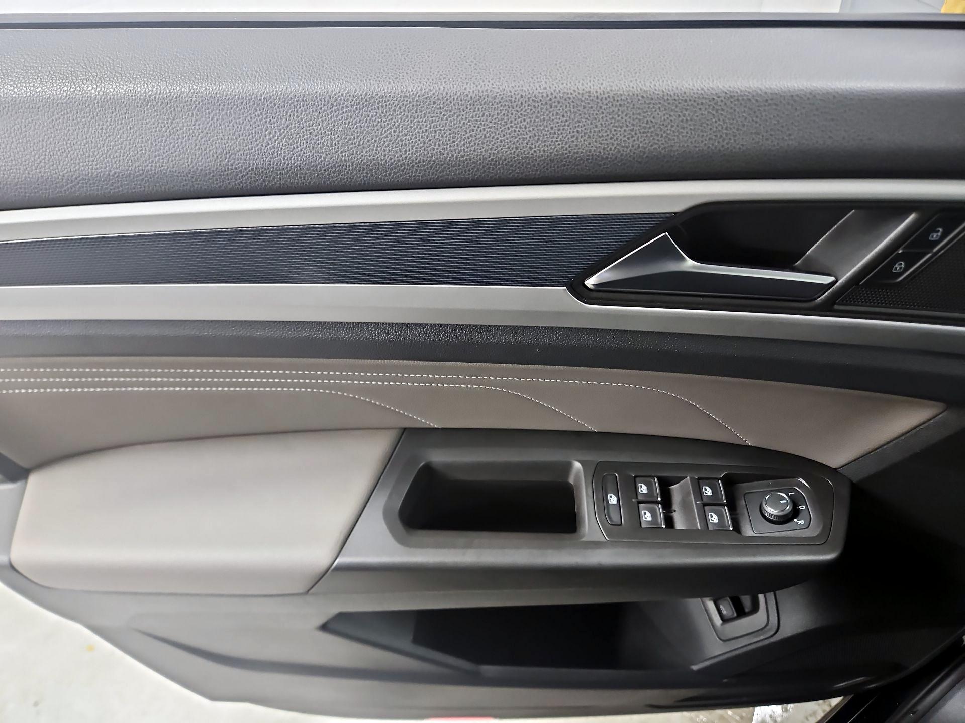 Thumbnail: 2023 Volkswagen Atlas - 12