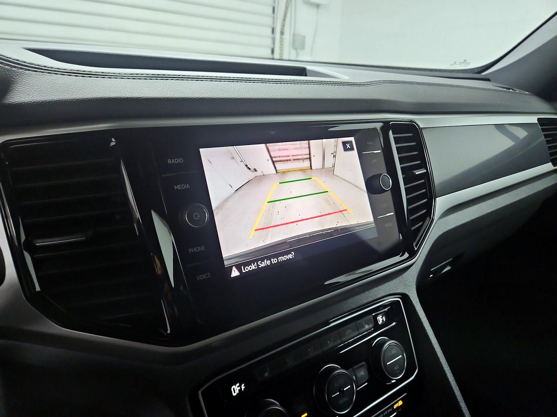 Thumbnail: 2023 Volkswagen Atlas - 15