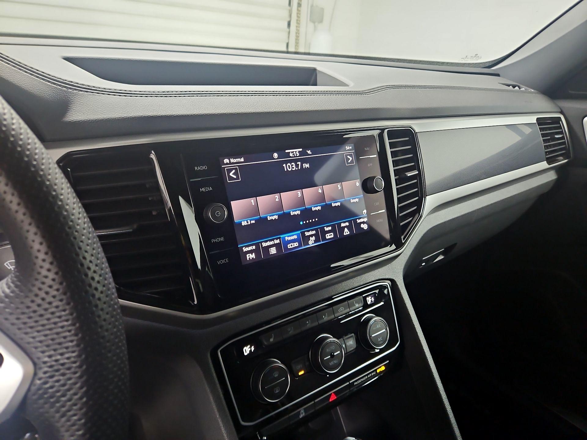 Thumbnail: 2023 Volkswagen Atlas - 16