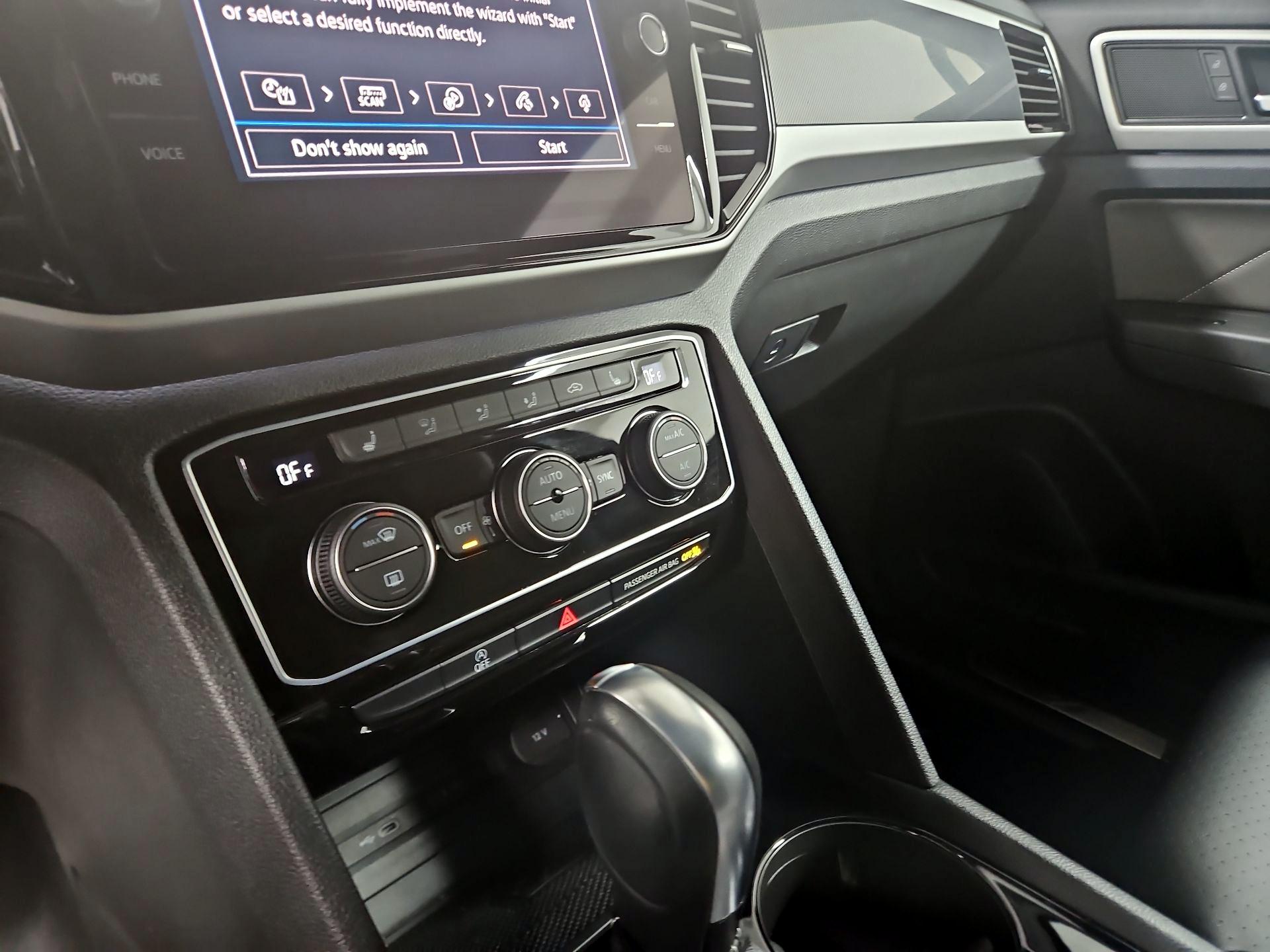 Thumbnail: 2023 Volkswagen Atlas - 17