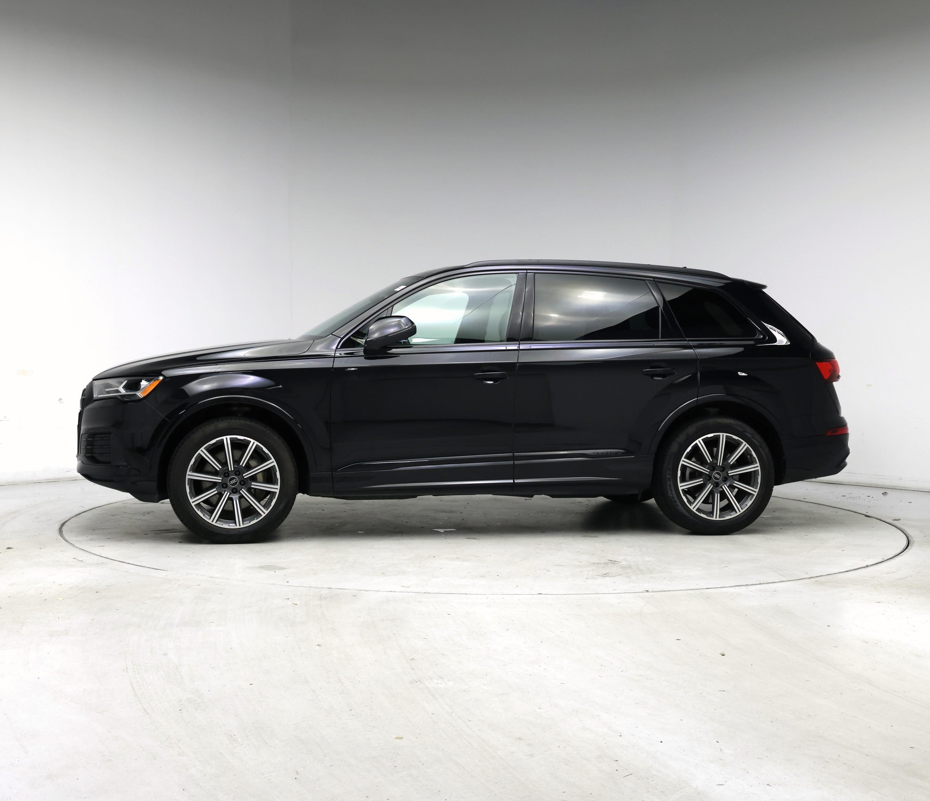 Thumbnail: 2023 Audi Q7 - 3